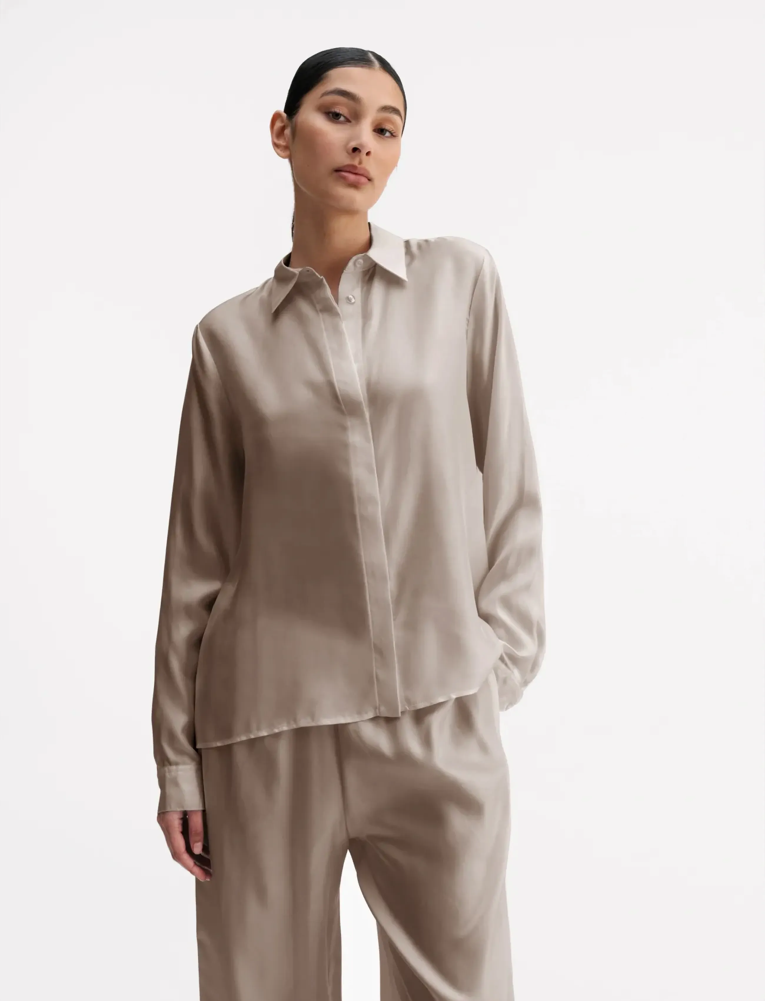 Ahlvar Gallery Mia silk twill shirt - Blouses & Overhemden - GREIGE / beige