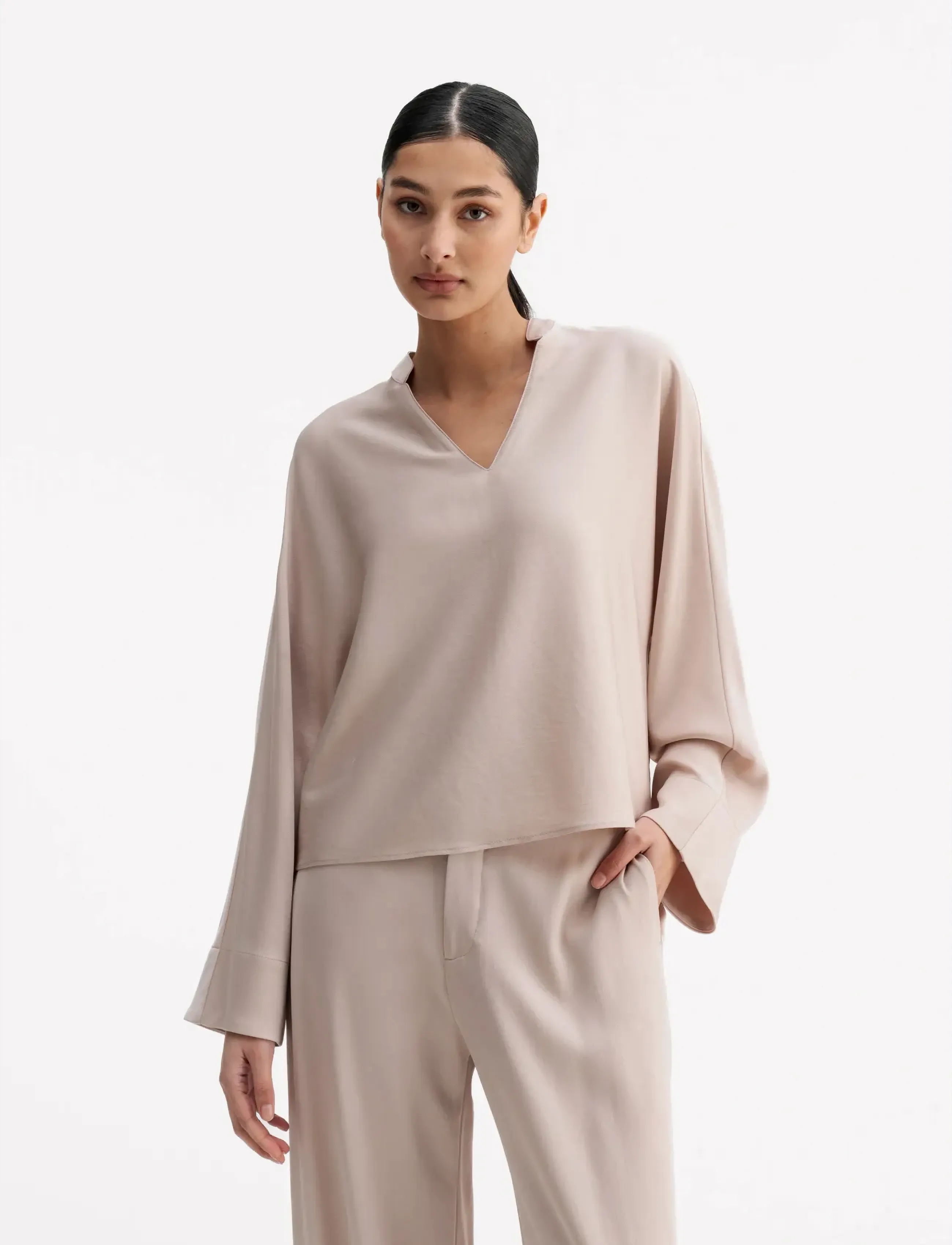 Ahlvar Gallery Nina v-neck blouse - Blusen - GREIGE / pink/rose