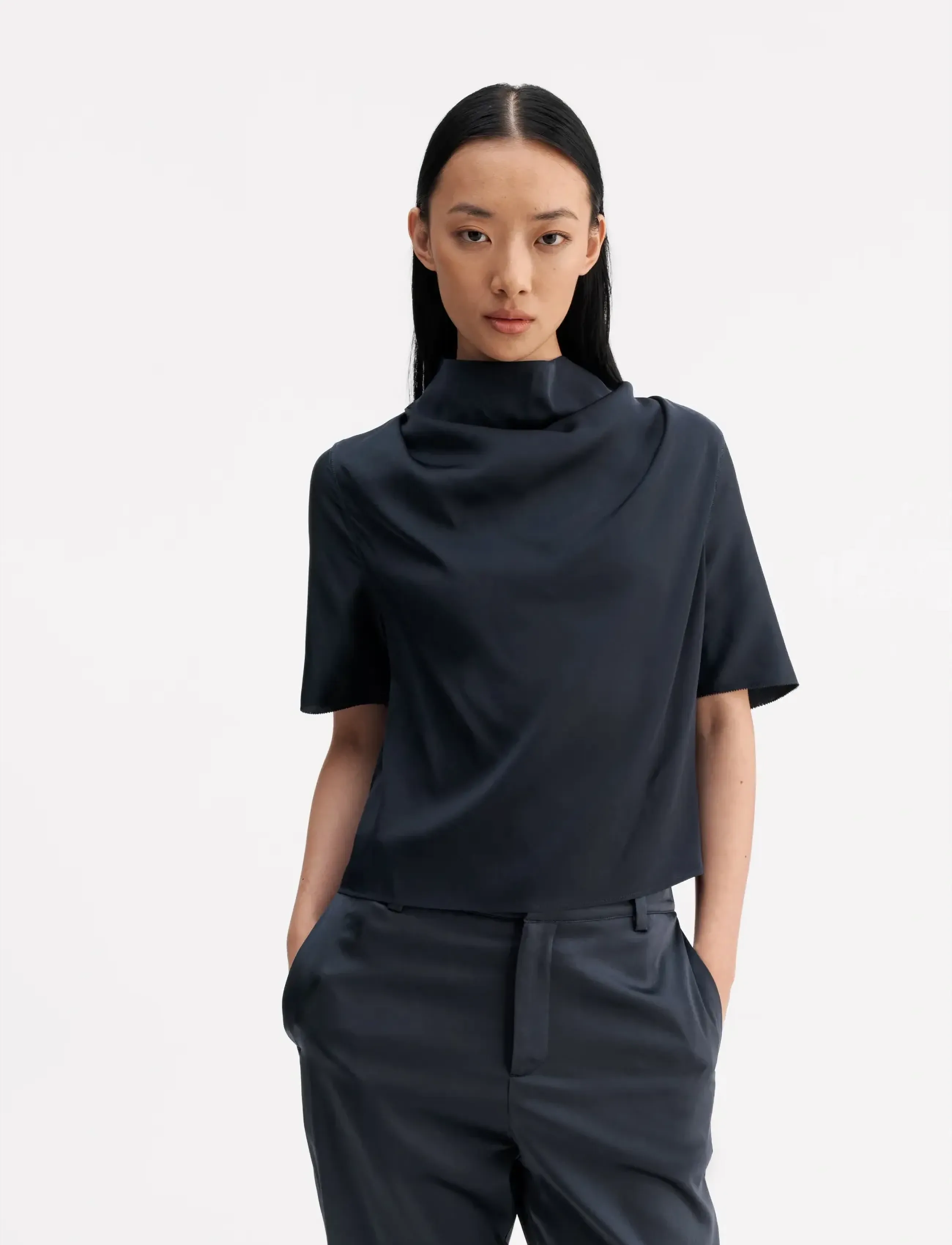 Ahlvar Gallery Milly silk tee - Blusen - BLUE GREY / navy