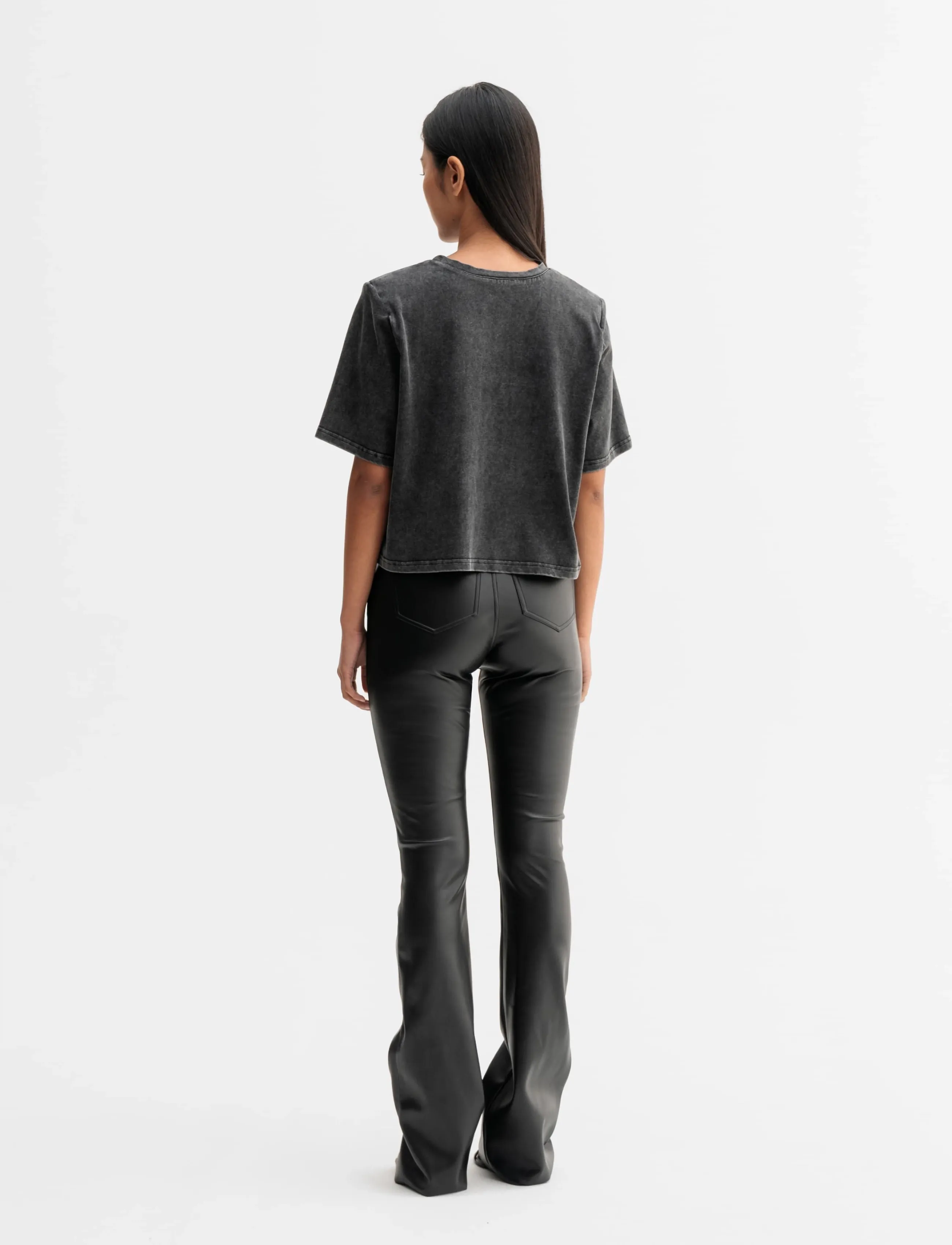 Ahlvar Gallery - Aiko PU leather trousers - læderbukser - black - 4