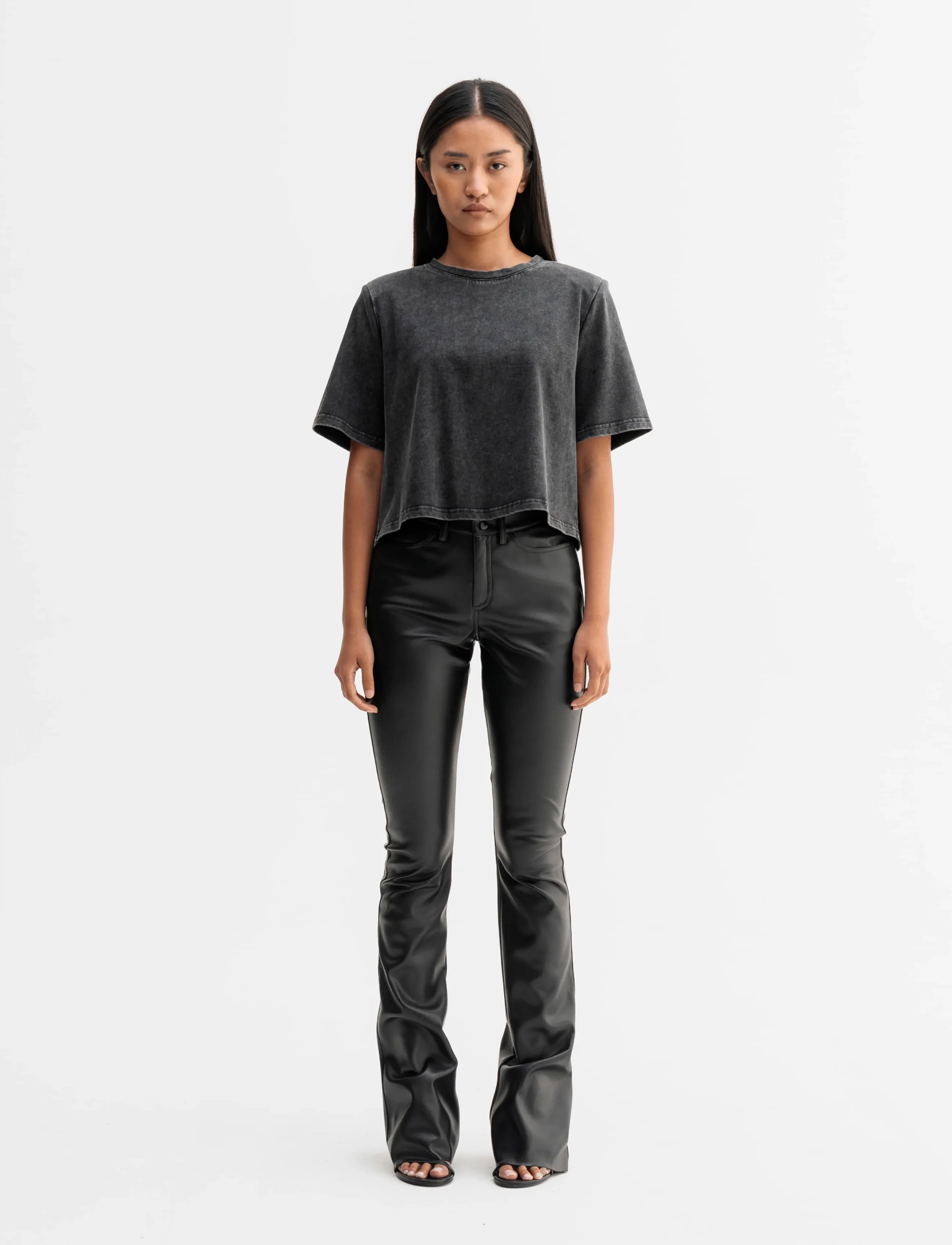 Ahlvar Gallery - Aiko PU leather trousers - læderbukser - black - 5