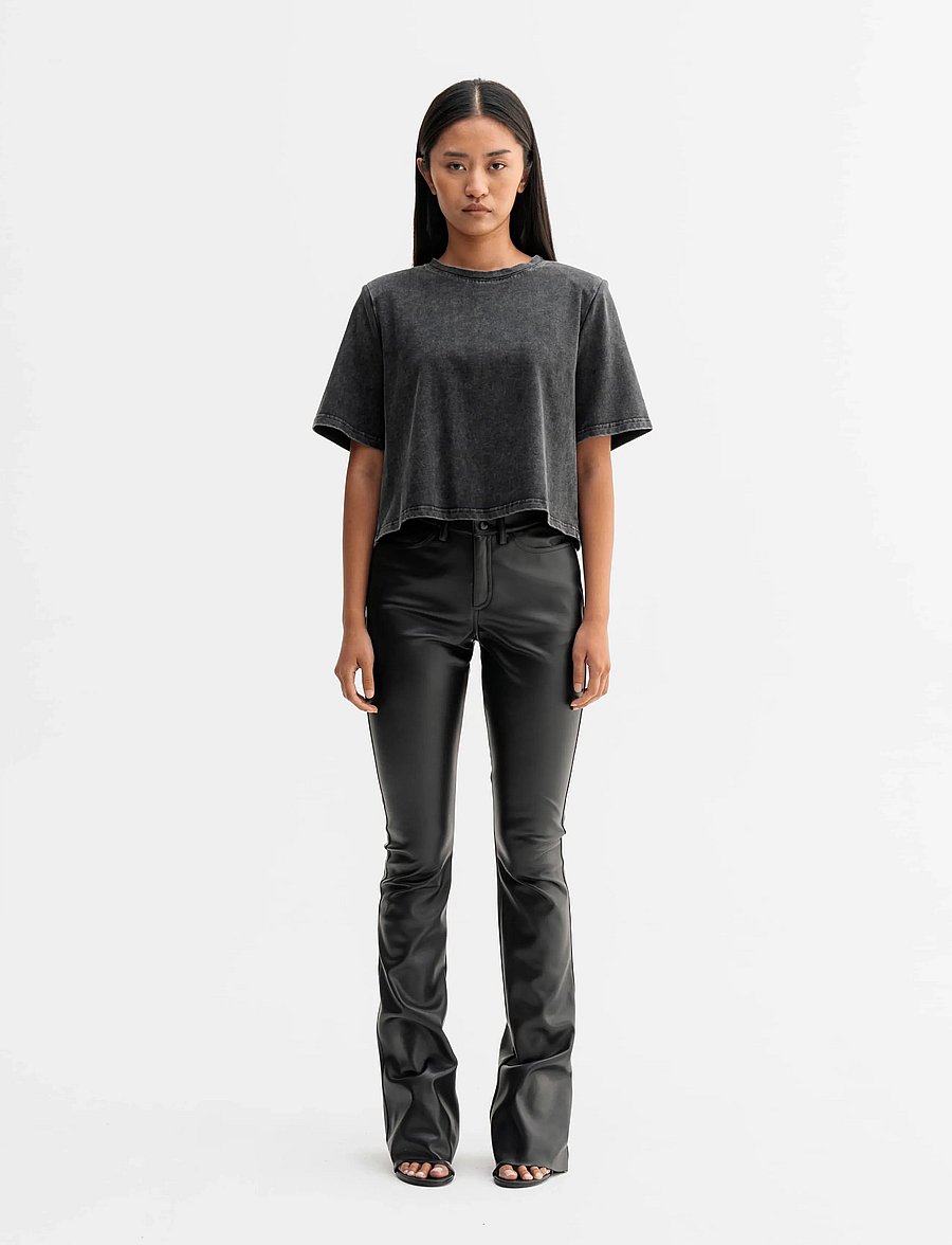 Ahlvar Gallery - Aiko PU leather trousers - læderbukser - black - 5