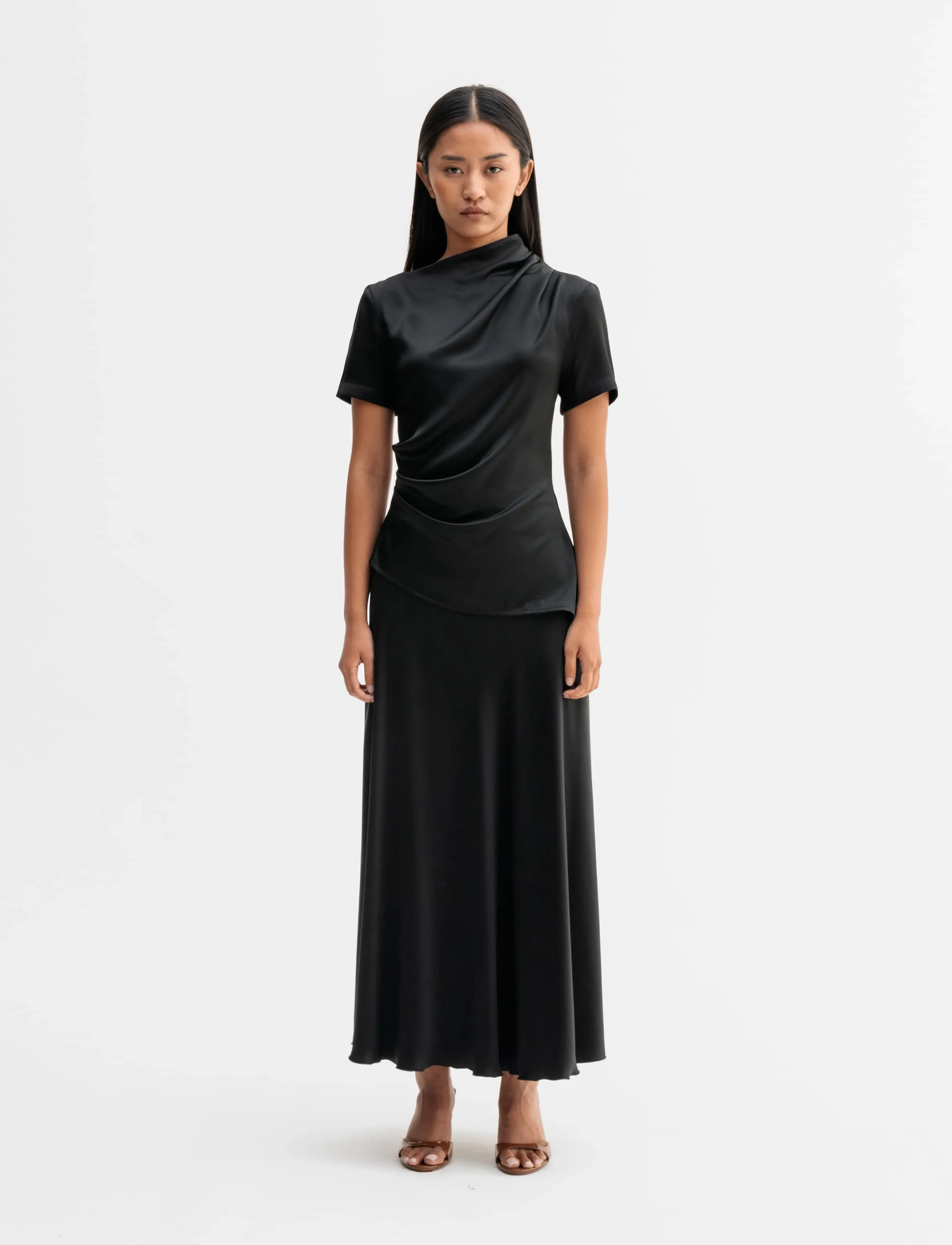 Ahlvar Gallery - Lizi satin tee - t-shirts - black - 3