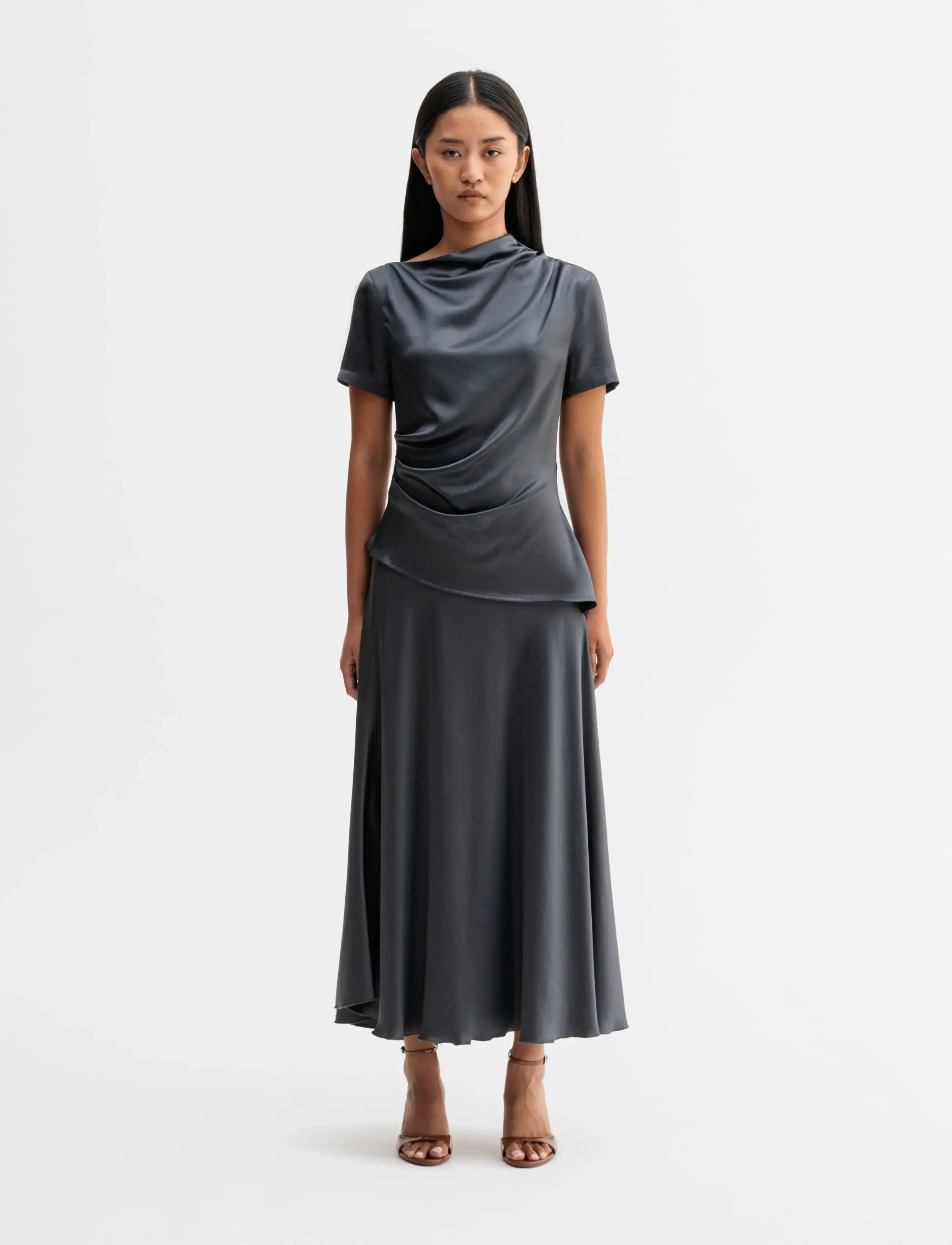 Ahlvar Gallery - Lizi satin tee - t-shirts - dark grey - 3