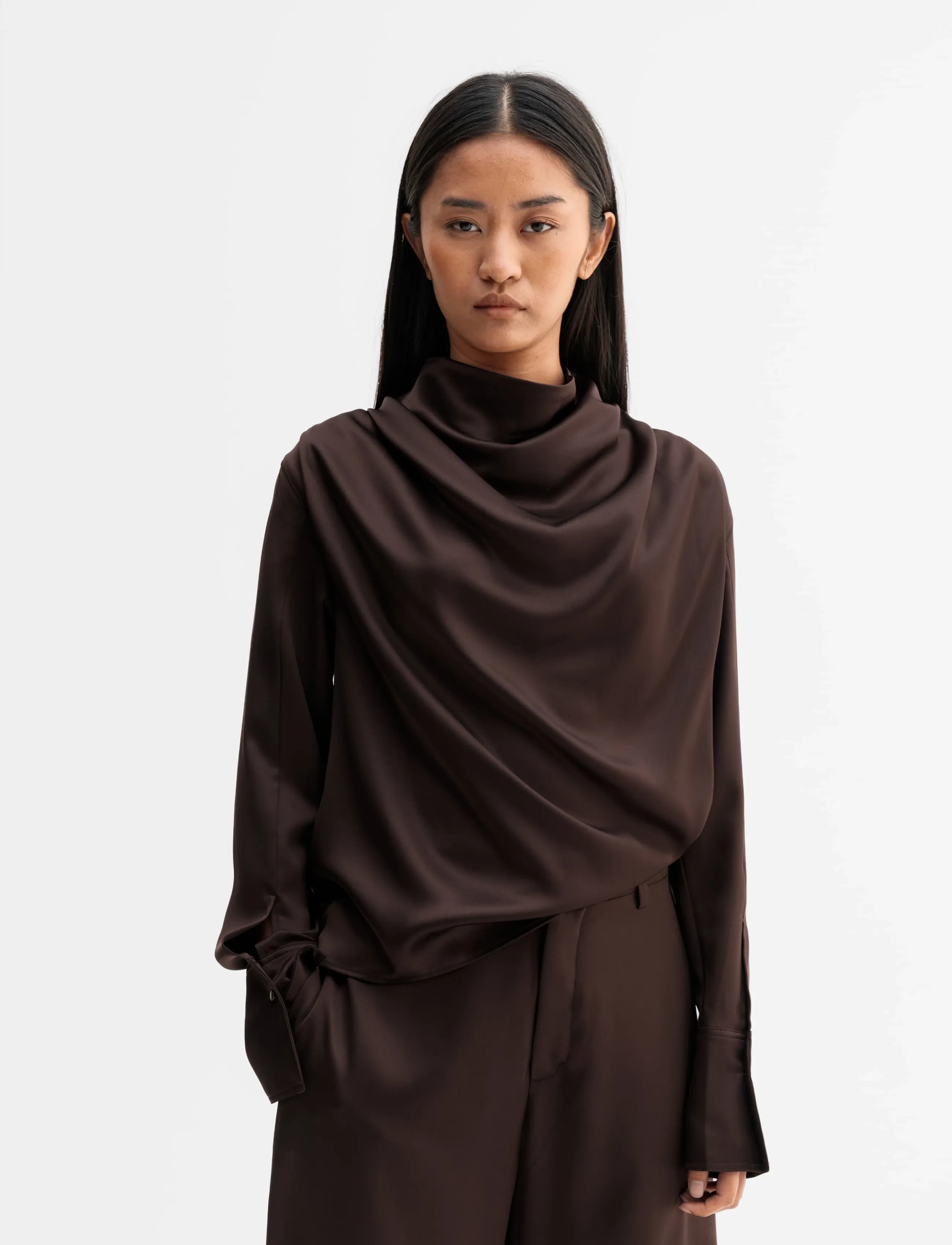 Ahlvar Gallery Miko satin blouse - Langærmede bluser - DARK BROWN / brown
