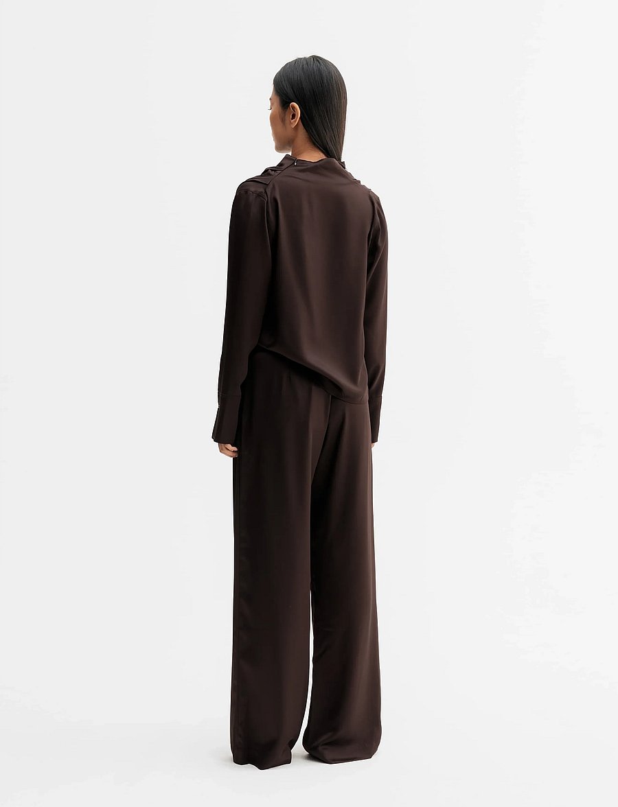 Ahlvar Gallery - Miko satin blouse - langærmede bluser - dark brown - 3