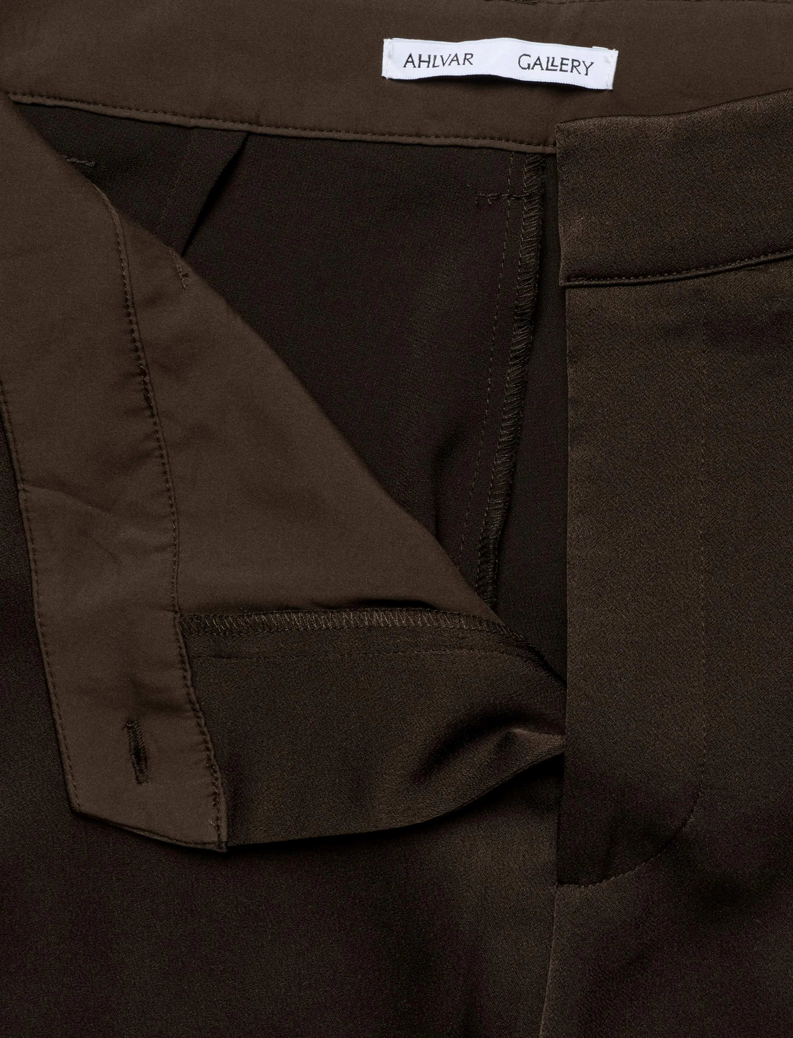 Ahlvar Gallery - Mila trousers - sirged püksid - dark brown - 5