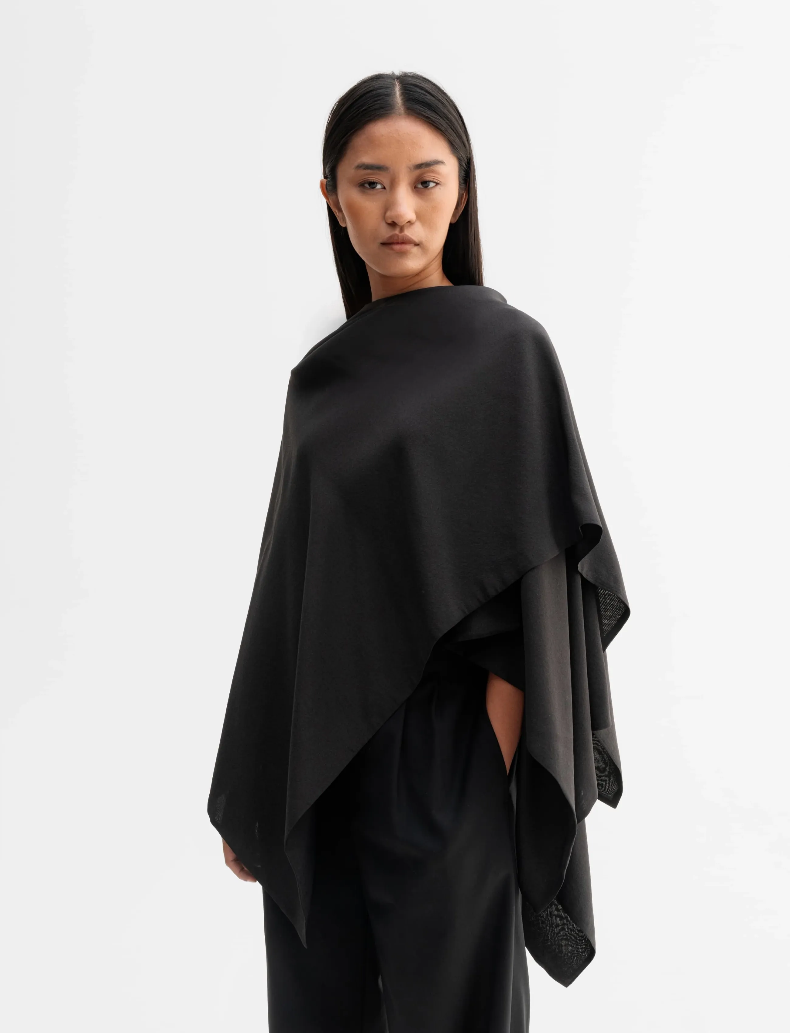Ahlvar Gallery - Niki cape - ponchoer & kapper - black - 0
