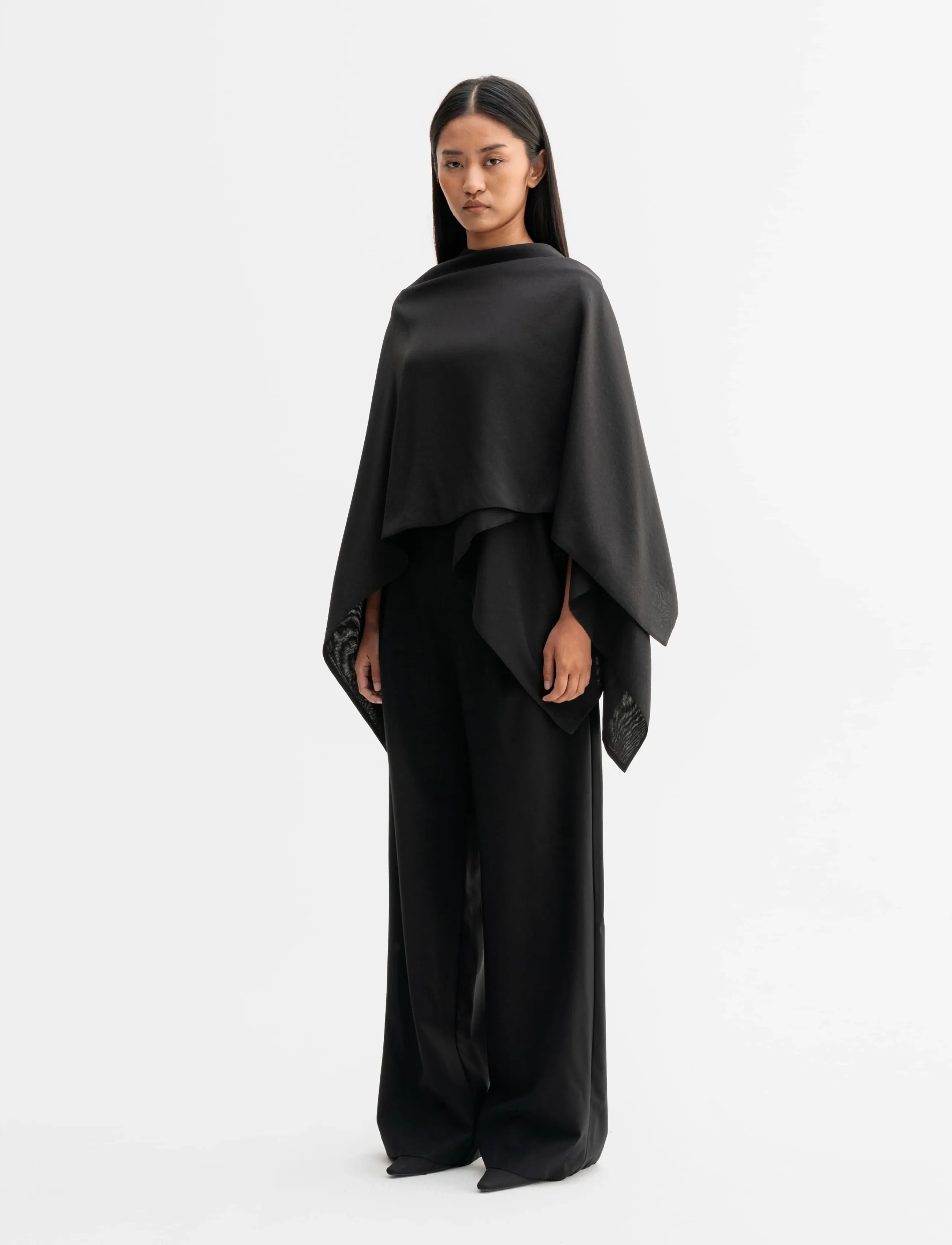 Ahlvar Gallery - Niki cape - ponchoer & kapper - black - 3