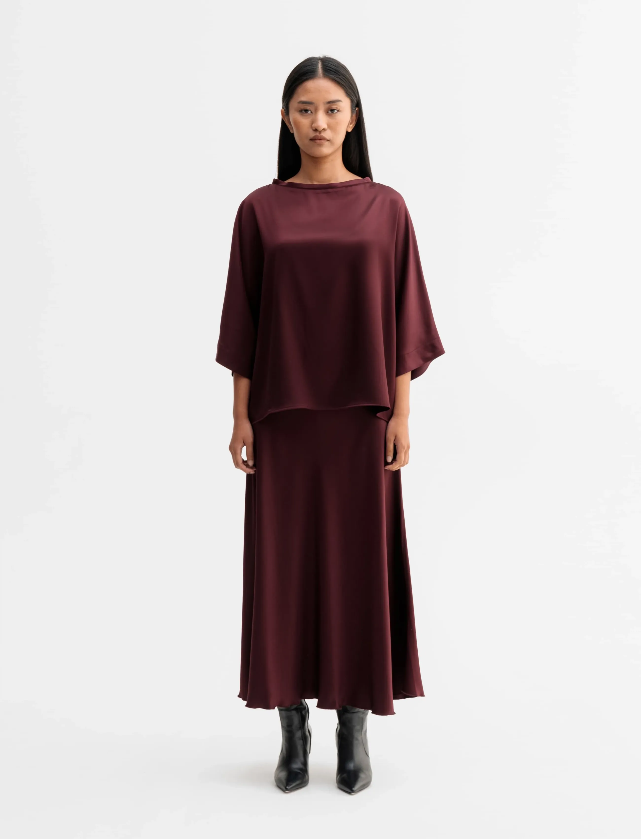 Ahlvar Gallery - Tori satin tee - t-shirts - burgundy - 3