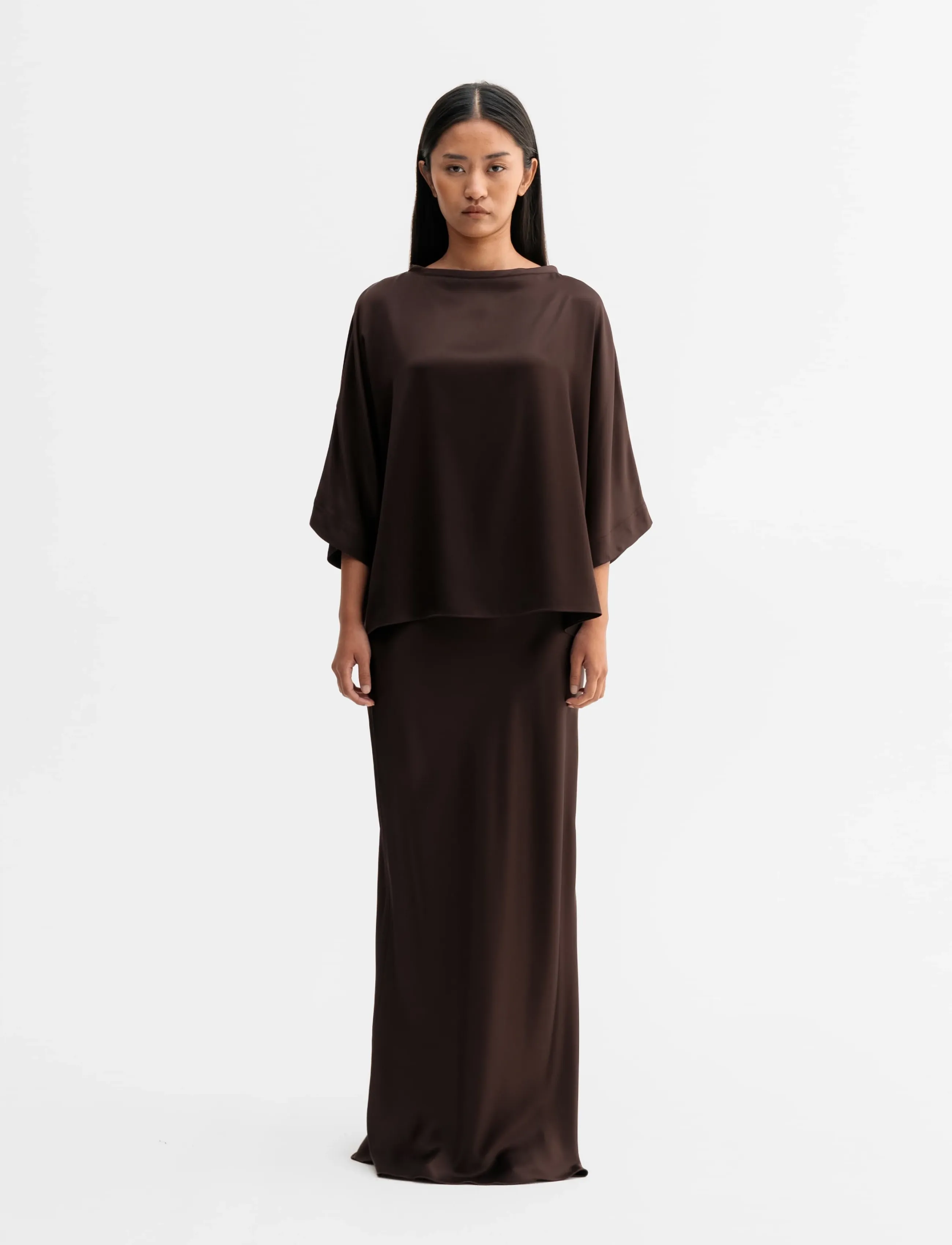 Ahlvar Gallery - Tori satin tee - t-shirts - dark brown - 3