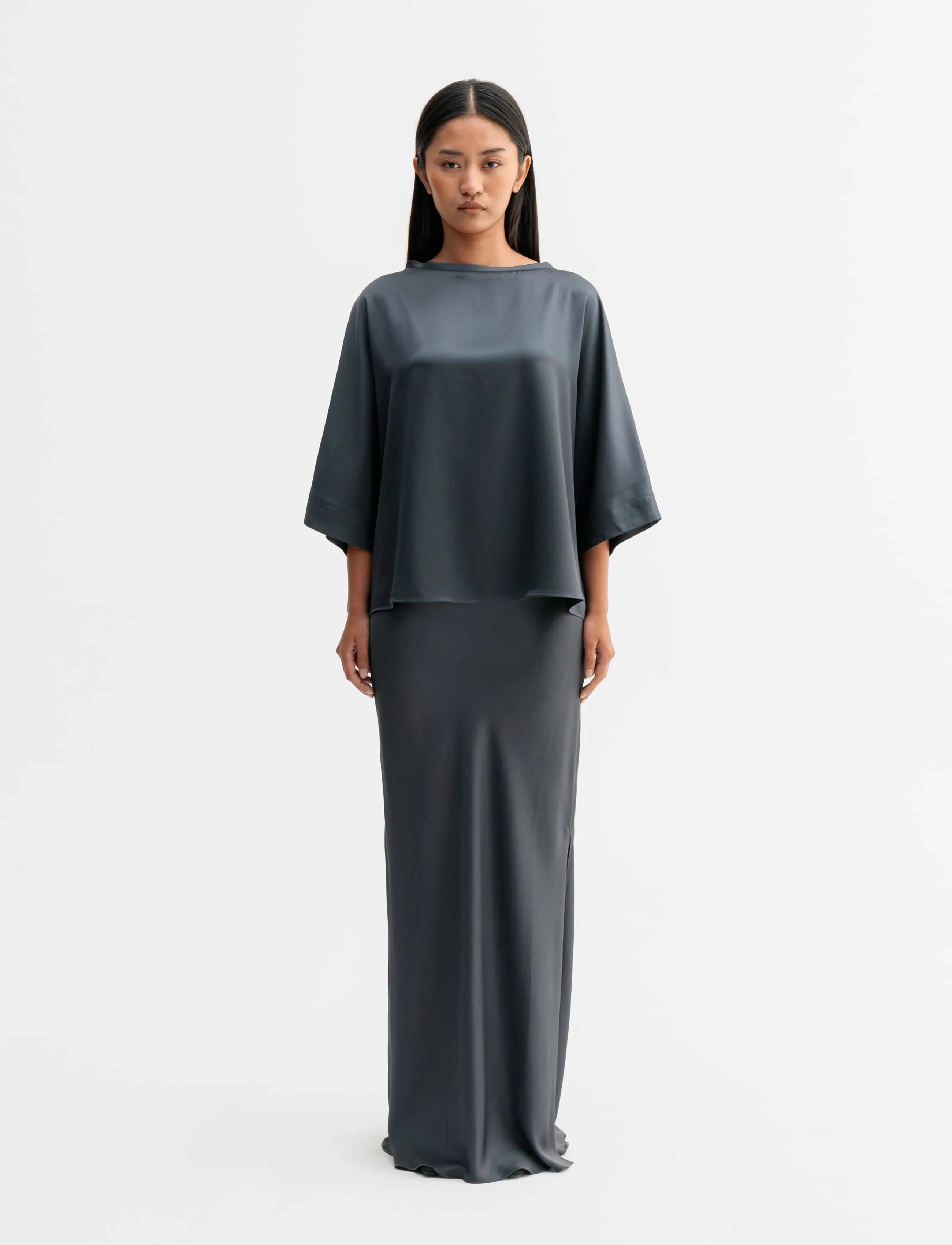 Ahlvar Gallery - Tori satin tee - t-shirts - dark grey - 3