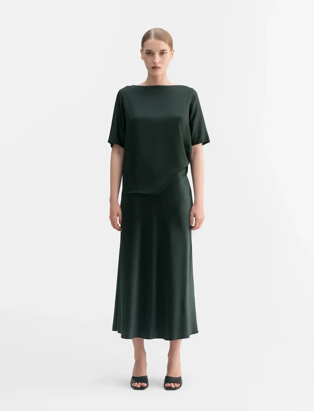 Ahlvar Gallery - Hana satin silk skirt - midinederdele - deep forest - 0