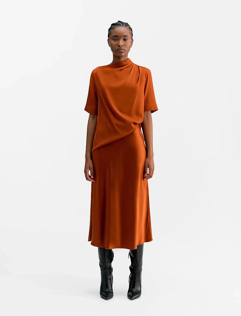 Ahlvar Gallery - Hana satin silk skirt - midi-röcke - rust - 0