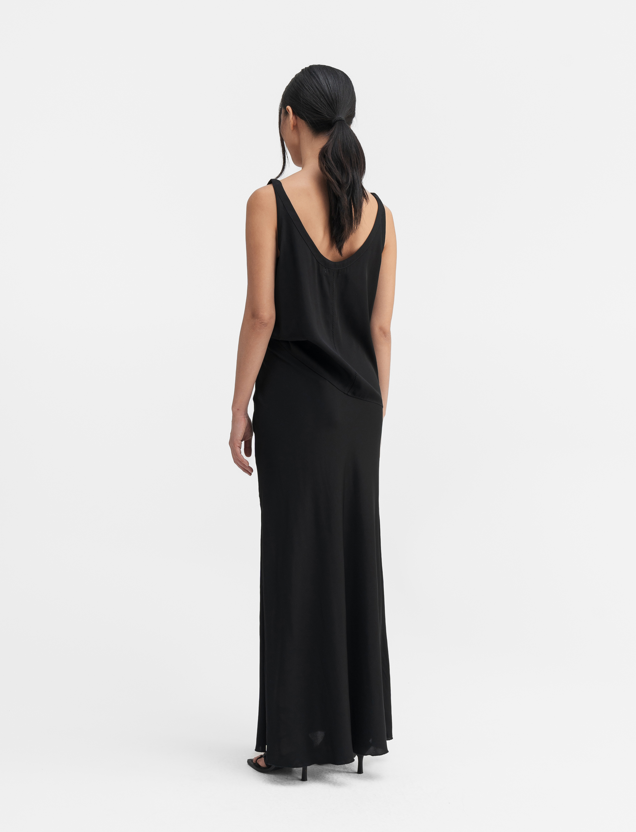 Ahlvar Gallery - Shin silk tank - ermeløse bluser - black - 4