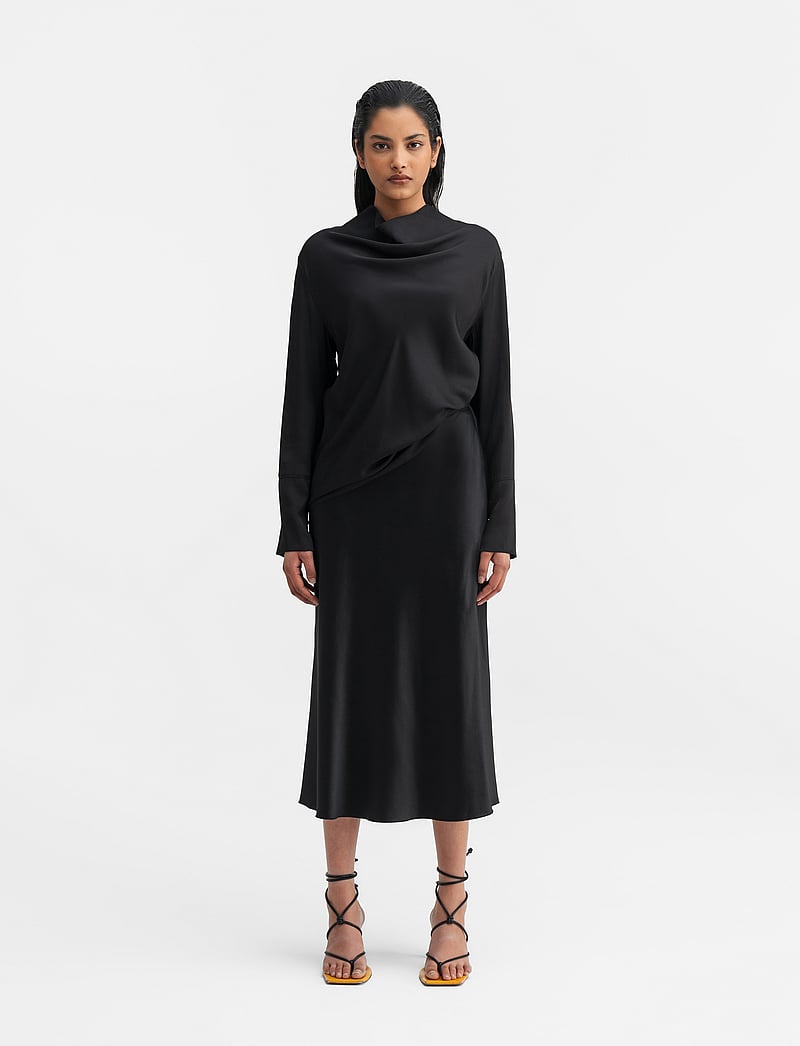 Ahlvar Gallery - Ayumi silk blouse - langærmede bluser - black - 0