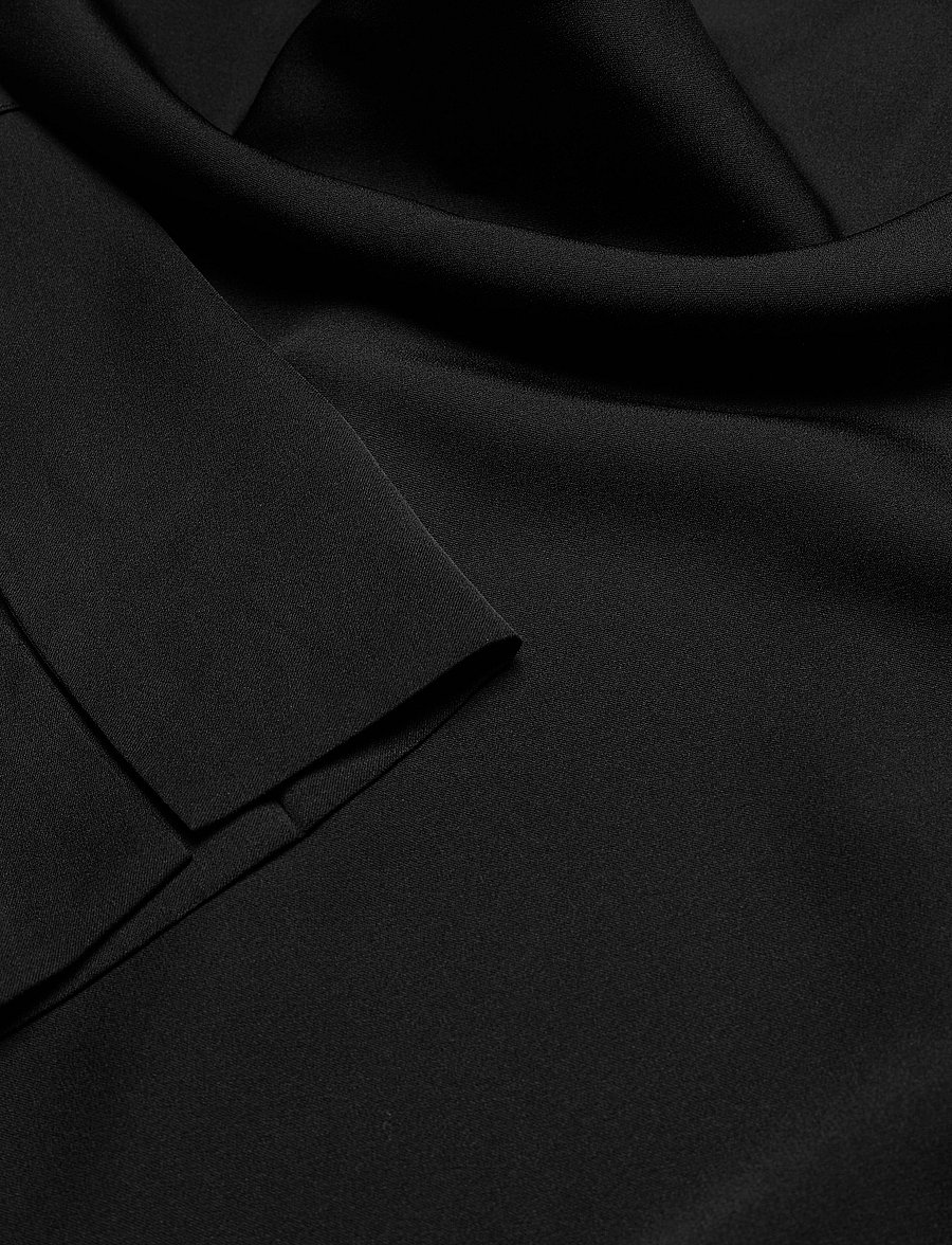 Ahlvar Gallery - Ayumi silk blouse - langärmlige blusen - black - 5