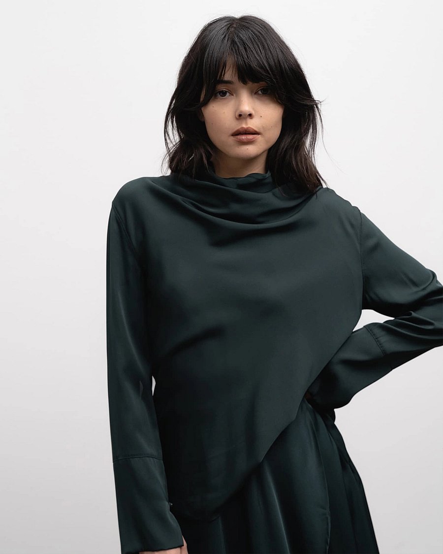 Ahlvar Gallery - Ayumi silk blouse - långärmade blusar - deep forrest - 4