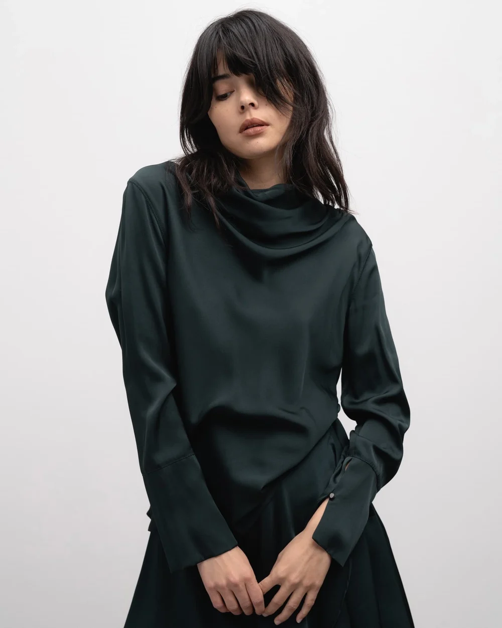 Ahlvar Gallery - Ayumi silk blouse - langærmede bluser - deep forrest - 5