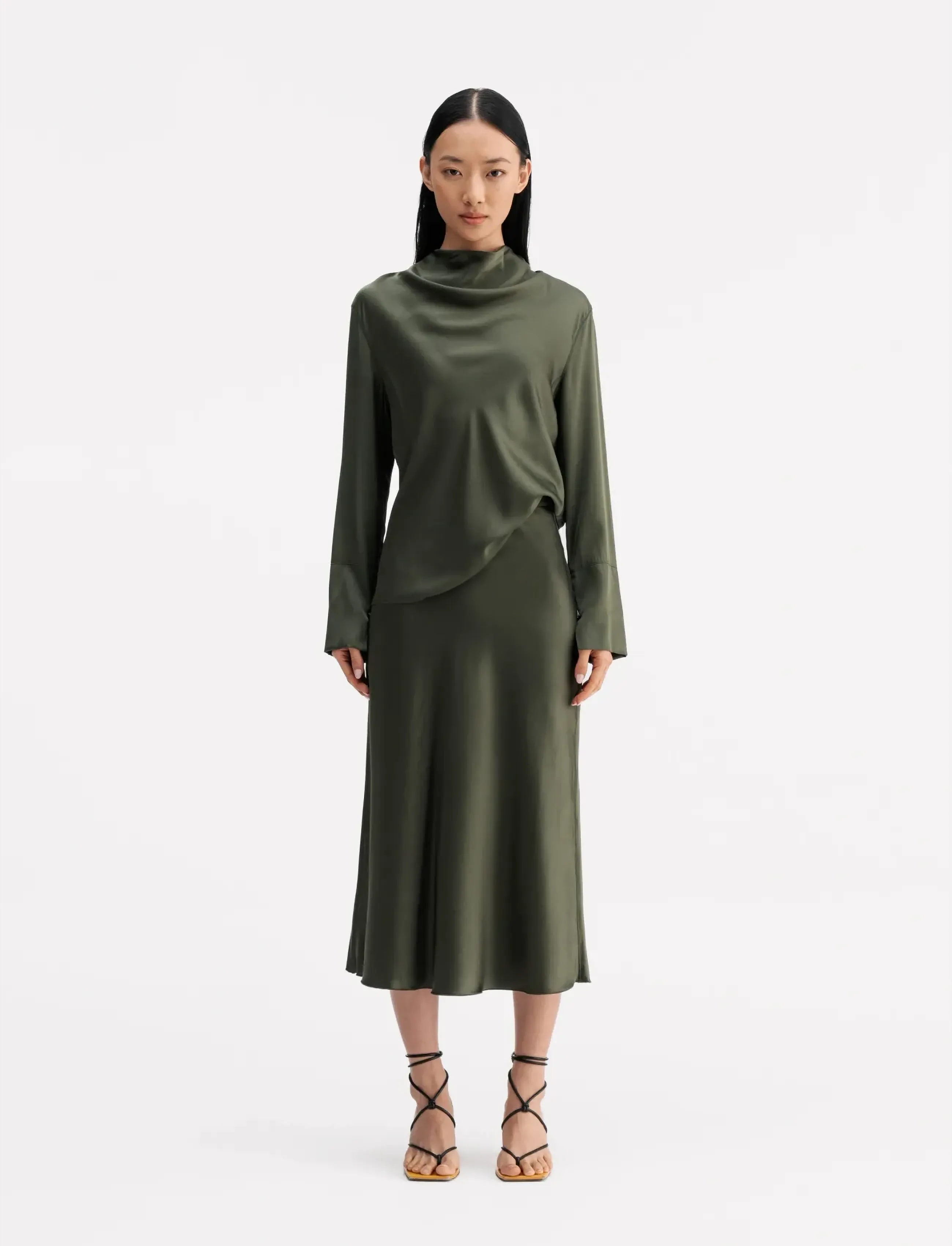 Ahlvar Gallery - Ayumi silk blouse - langärmelige blusen - olive green - 3