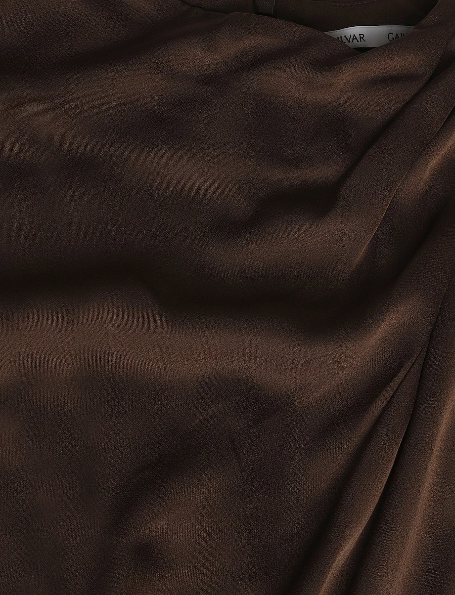 Ahlvar Gallery - Lima silk top - short-sleeved blouses - dark brown - 4