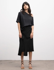 Ahlvar Gallery - Chima blouse - blouses à manches courtes - black - 0