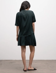 Ahlvar Gallery - Lima tee - short-sleeved blouses - deep forest - 3