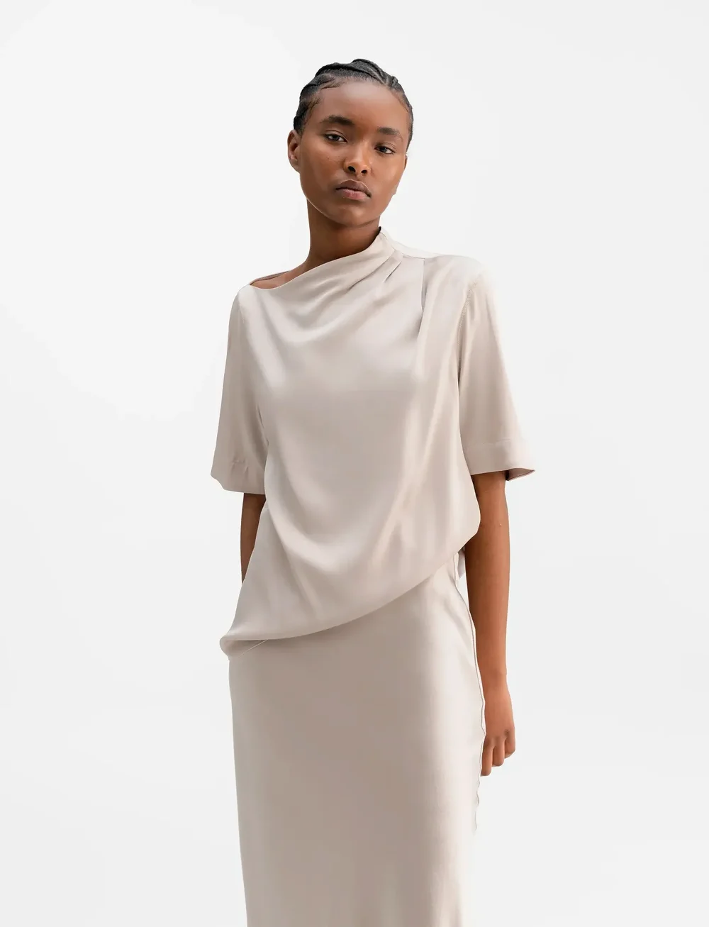 Ahlvar Gallery - Lima silk tee - kortærmede bluser - greige - 0