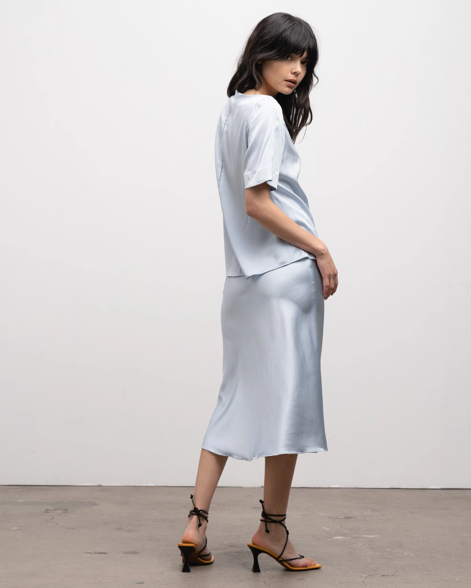 Ahlvar Gallery - Lima silk tee - lühikeste varrukatega pluusid - light blue - 3