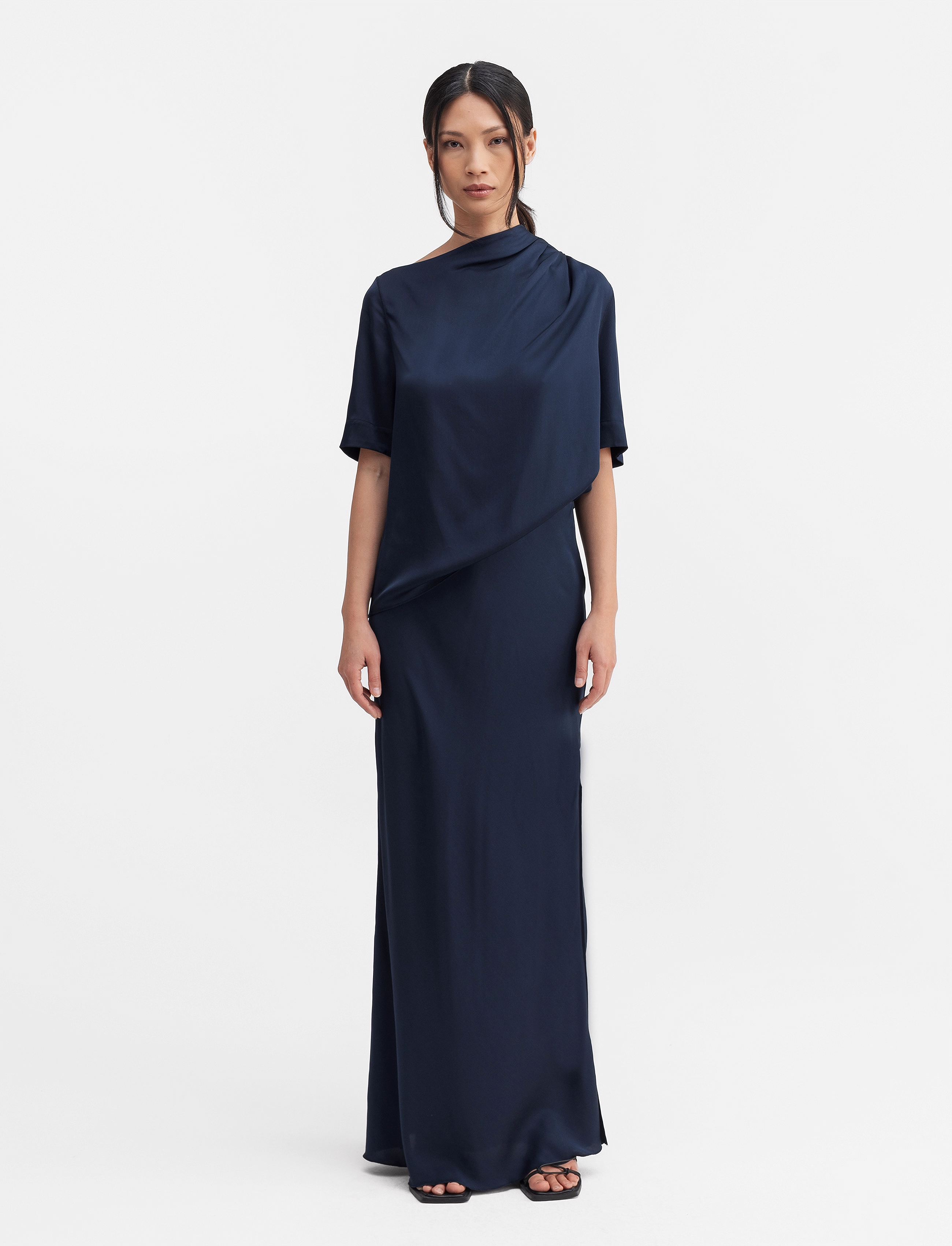 Ahlvar Gallery - Lima silk tee - kortärmade blusar - midnight blue - 3