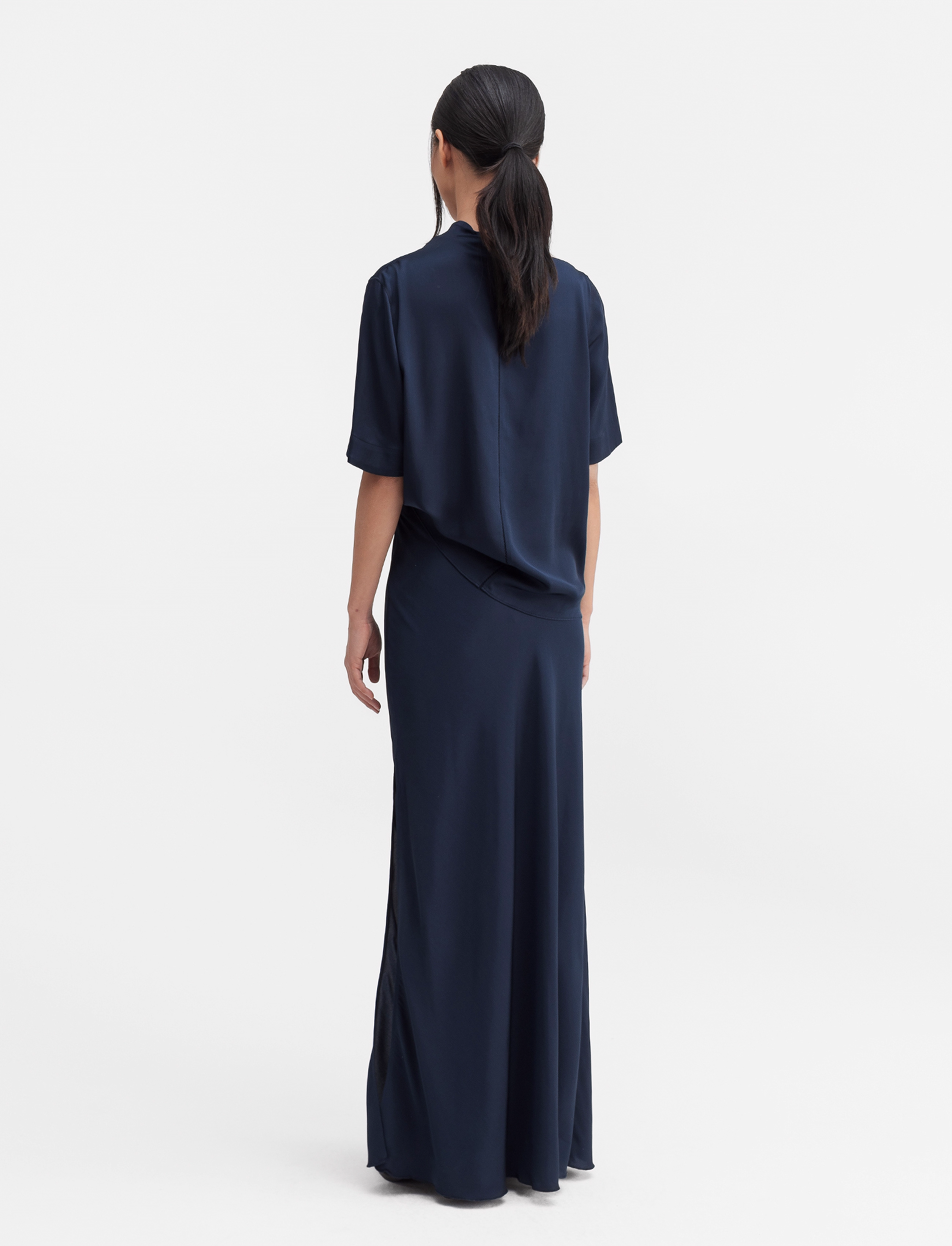 Ahlvar Gallery - Lima silk tee - kortärmade blusar - midnight blue - 4