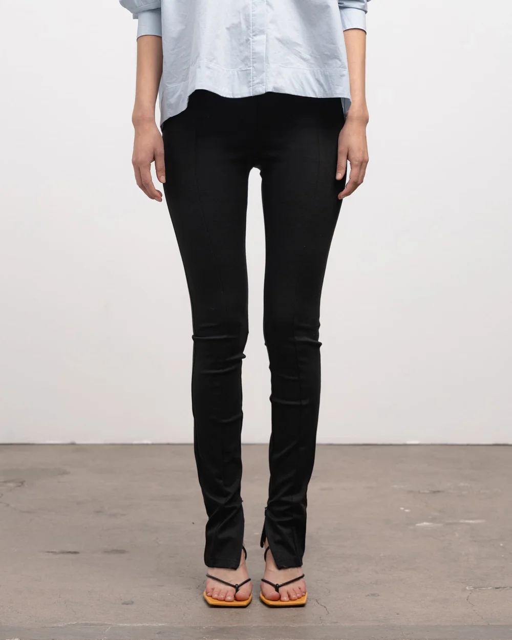 Ahlvar Gallery - Elly trousers - slim fit-byxor - black - 4