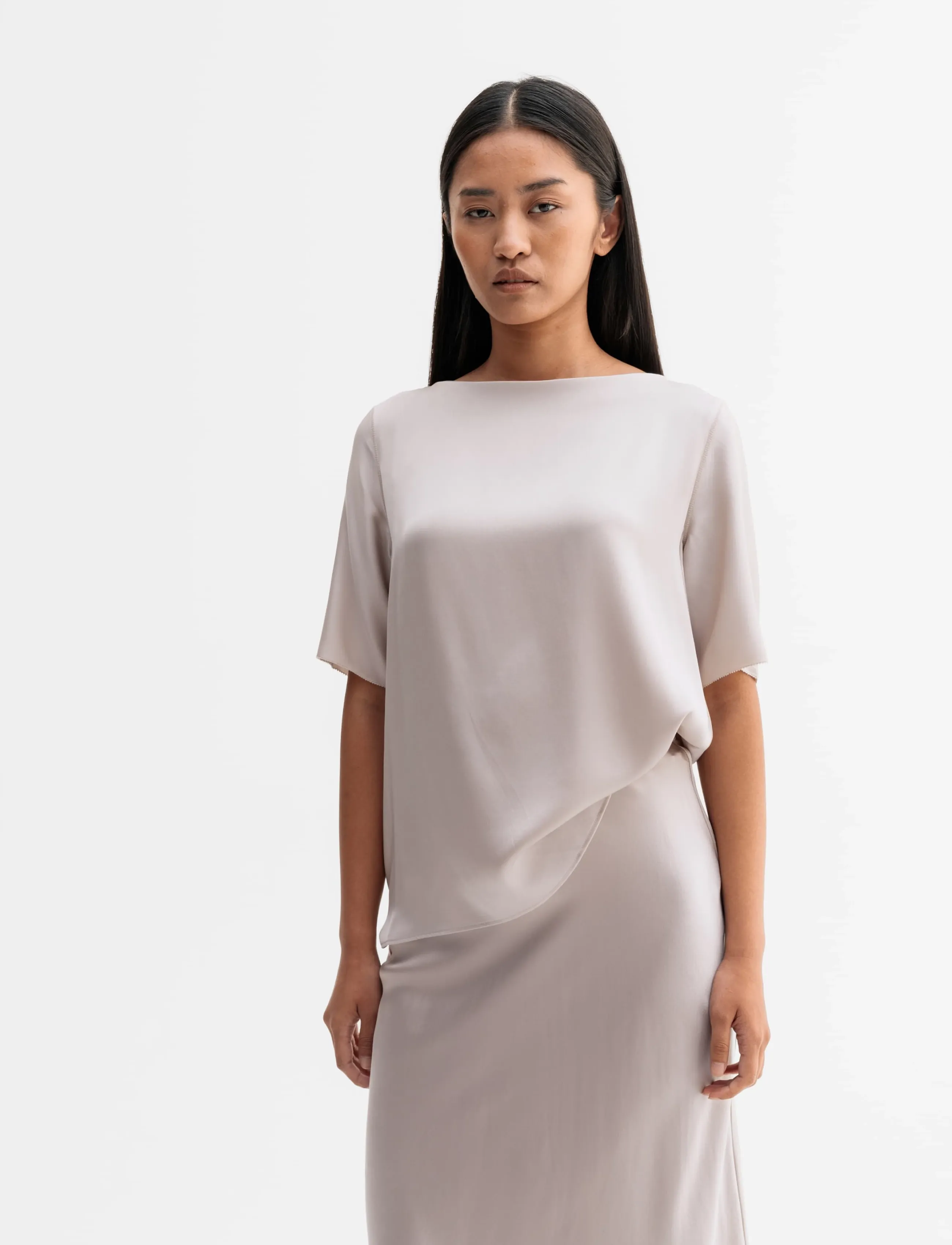 Ahlvar Gallery Yoli silk blouse - Kurzärmelige Blusen - GREIGE / beige