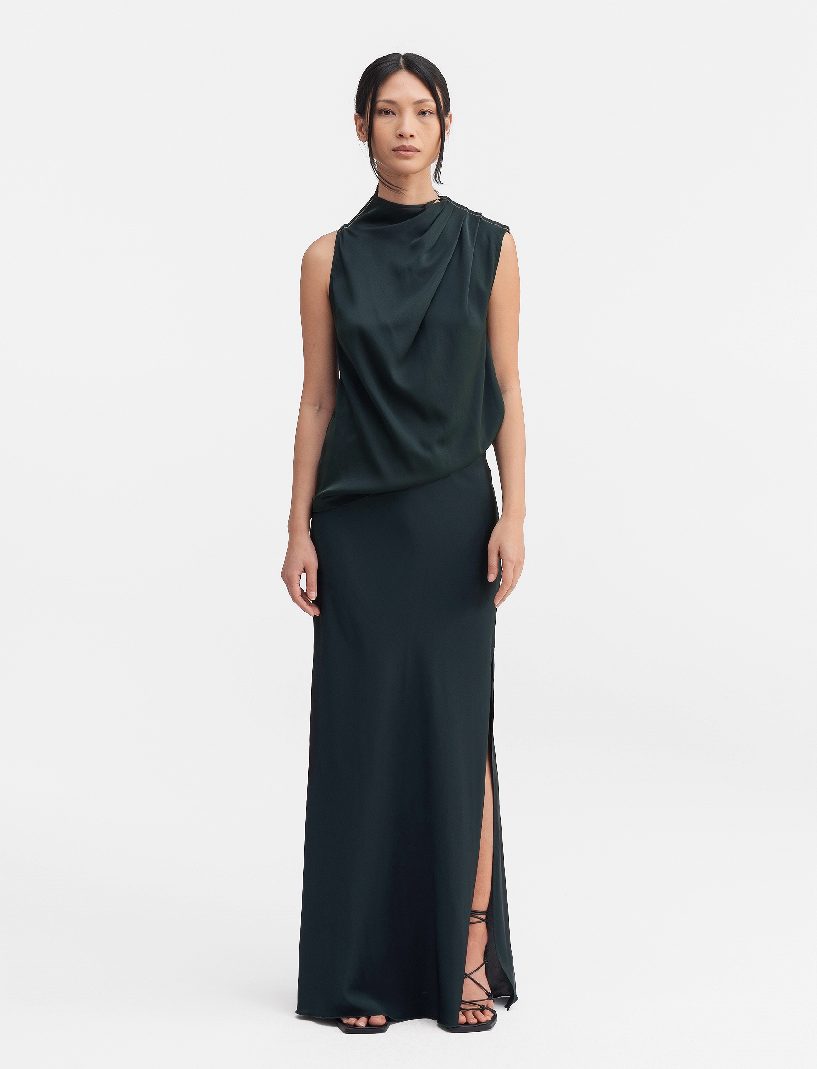 Ahlvar Gallery - Hana long silk skirt - satinnederdele - deep forest - 3