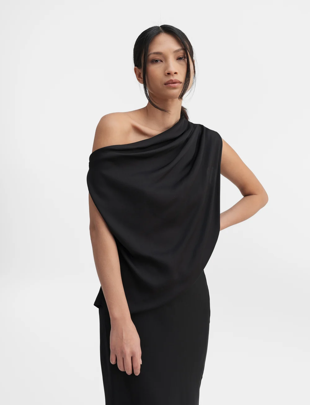 Ahlvar Gallery - Lana silk tank - Ærmeløse bluser - black - 5