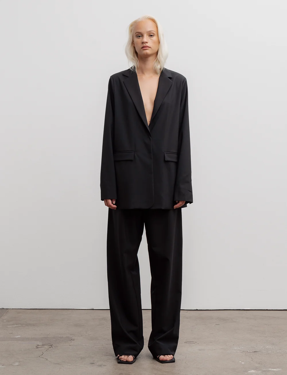 Ahlvar Gallery - Liv wool blazer - black - 3