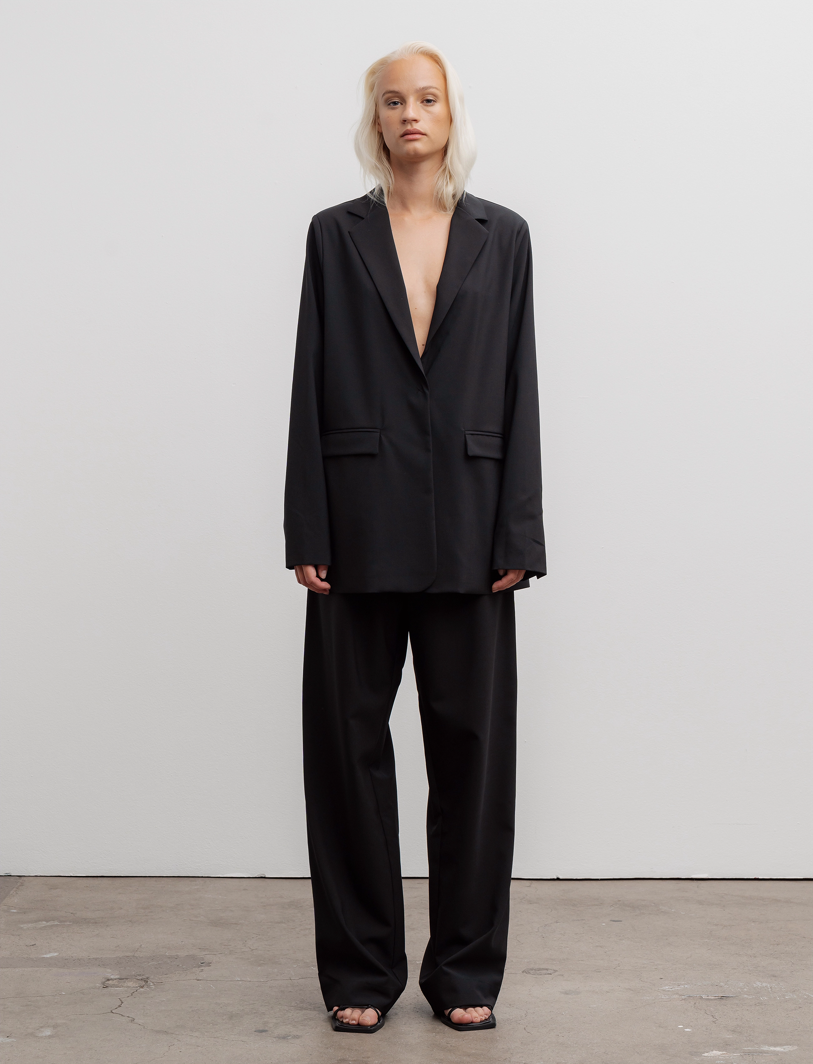 Ahlvar Gallery - Liv wool blazer - black - 3