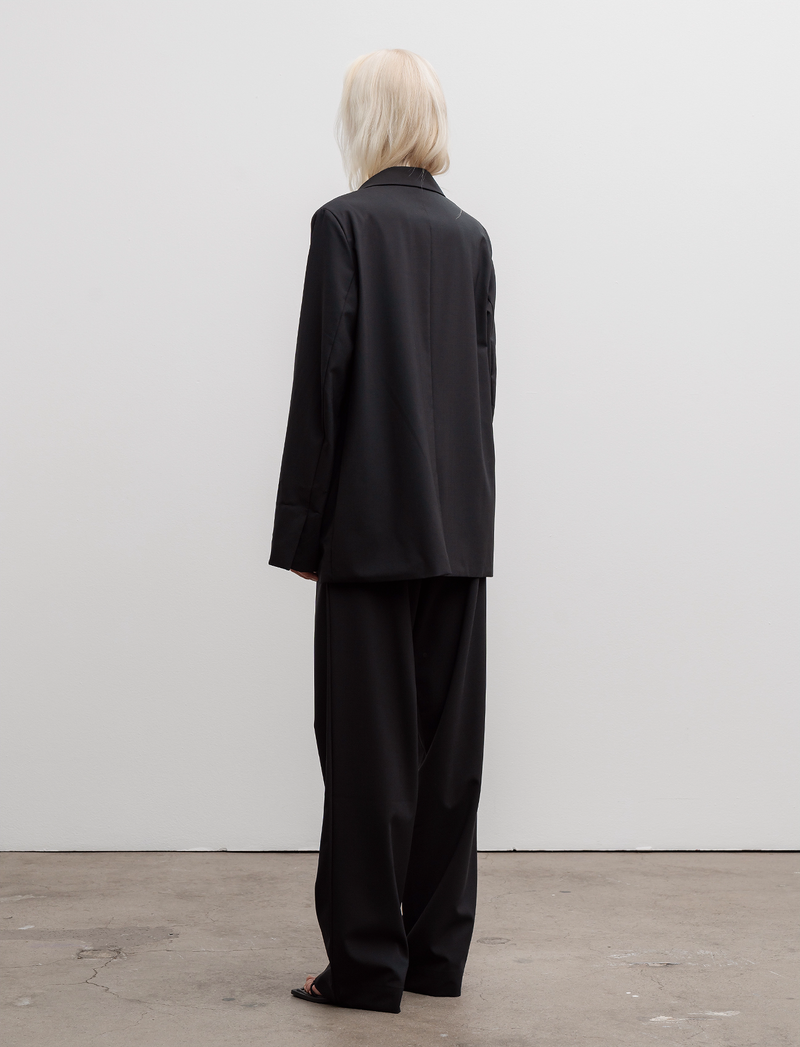 Ahlvar Gallery - Liv wool blazer - black - 4