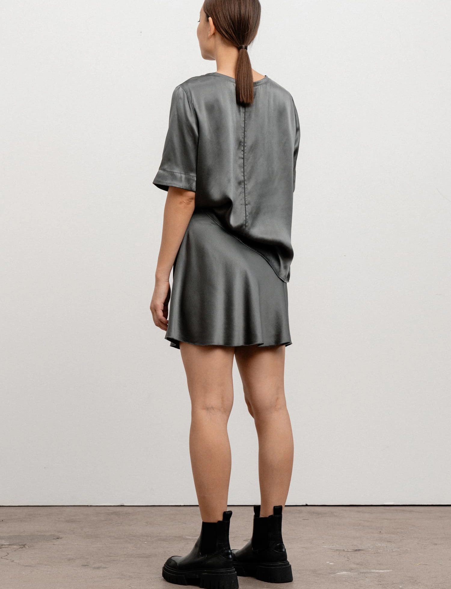 Ahlvar Gallery - Pim satin tee - military green - 3