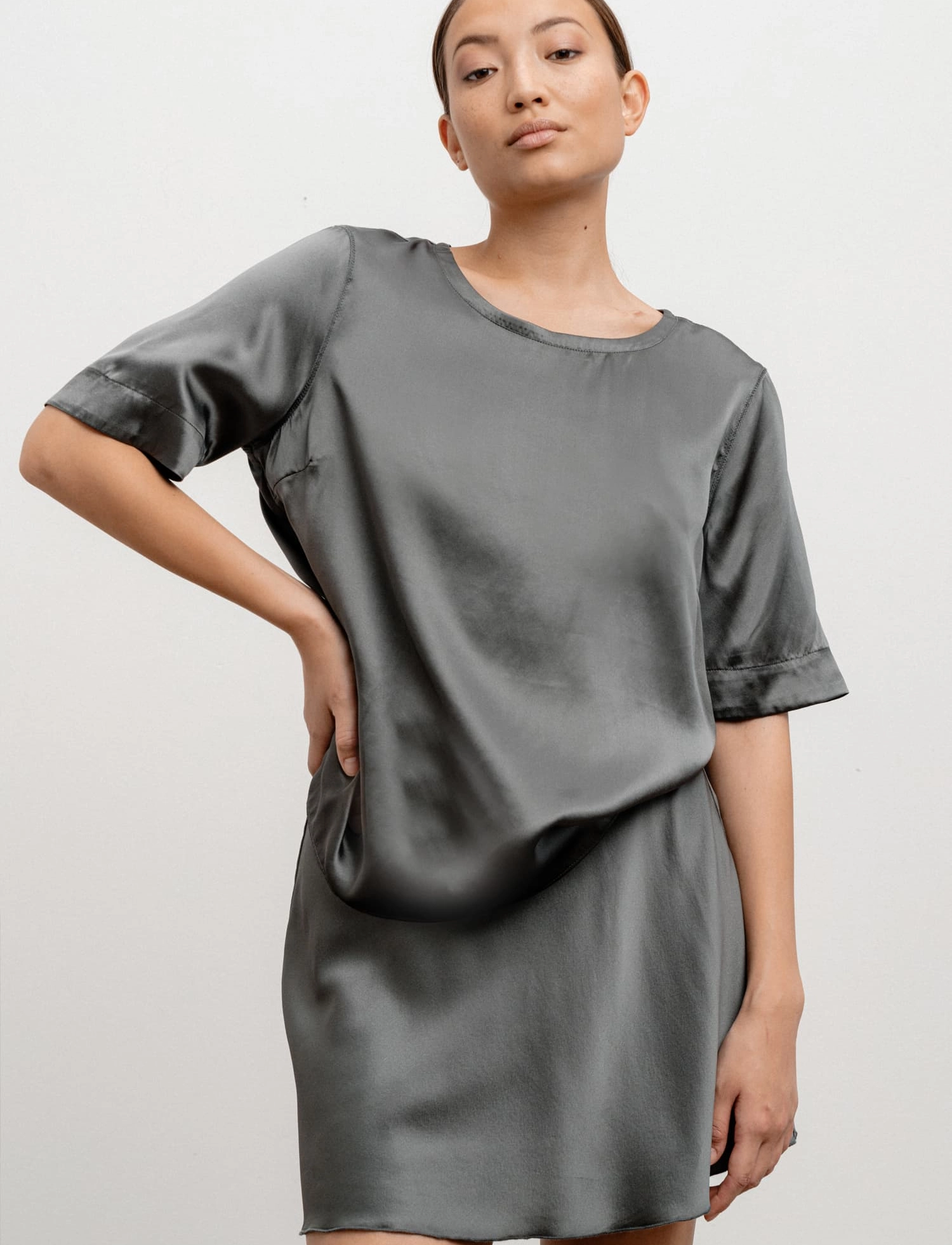 Ahlvar Gallery - Pim satin tee - military green - 4