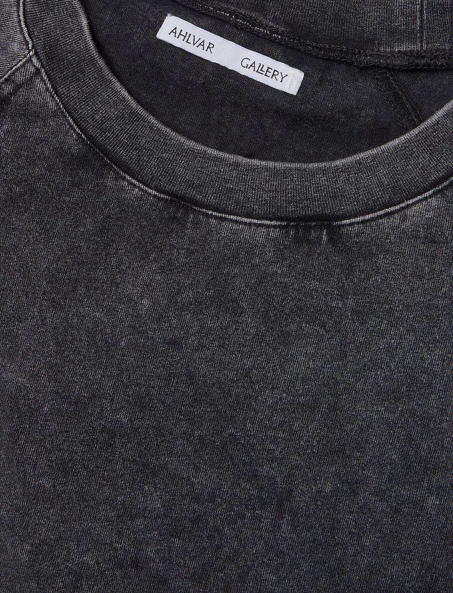 Ahlvar Gallery - Thelma LS tee - långärmade toppar - washed black - 4