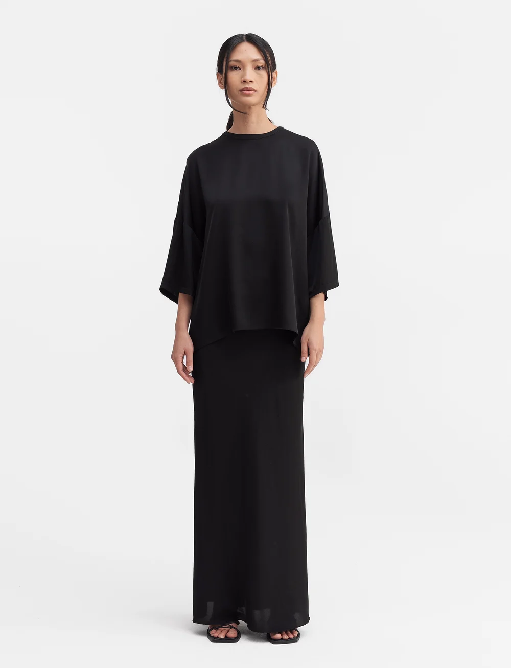 Ahlvar Gallery - Thess silk tee - t-shirts - black - 3