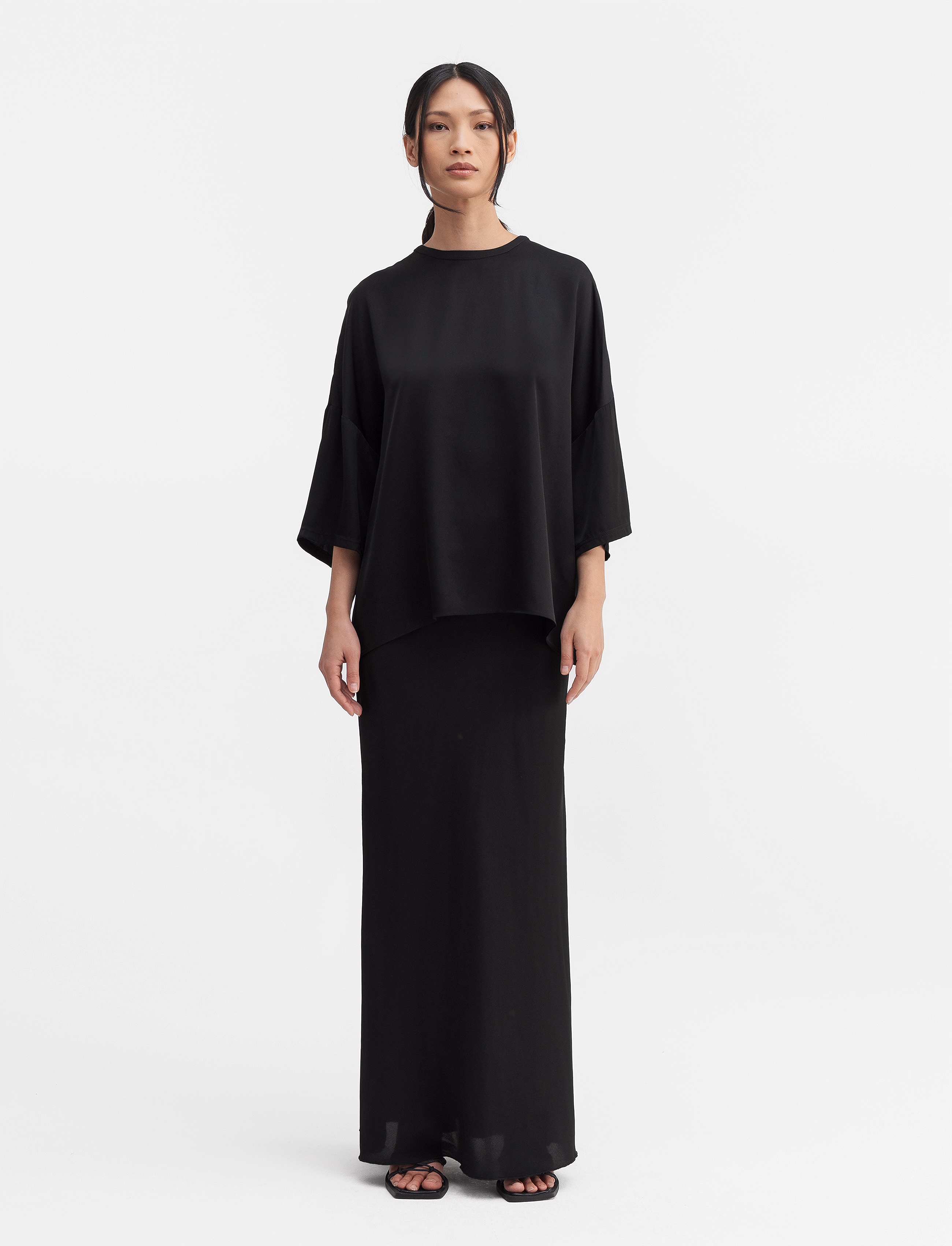 Ahlvar Gallery - Thess silk tee - t-shirts - black - 3