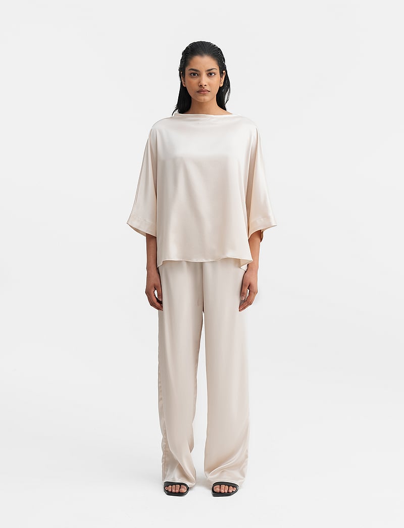 Ahlvar Gallery - Ayla satin trousers - straight leg hosen - cream - 3