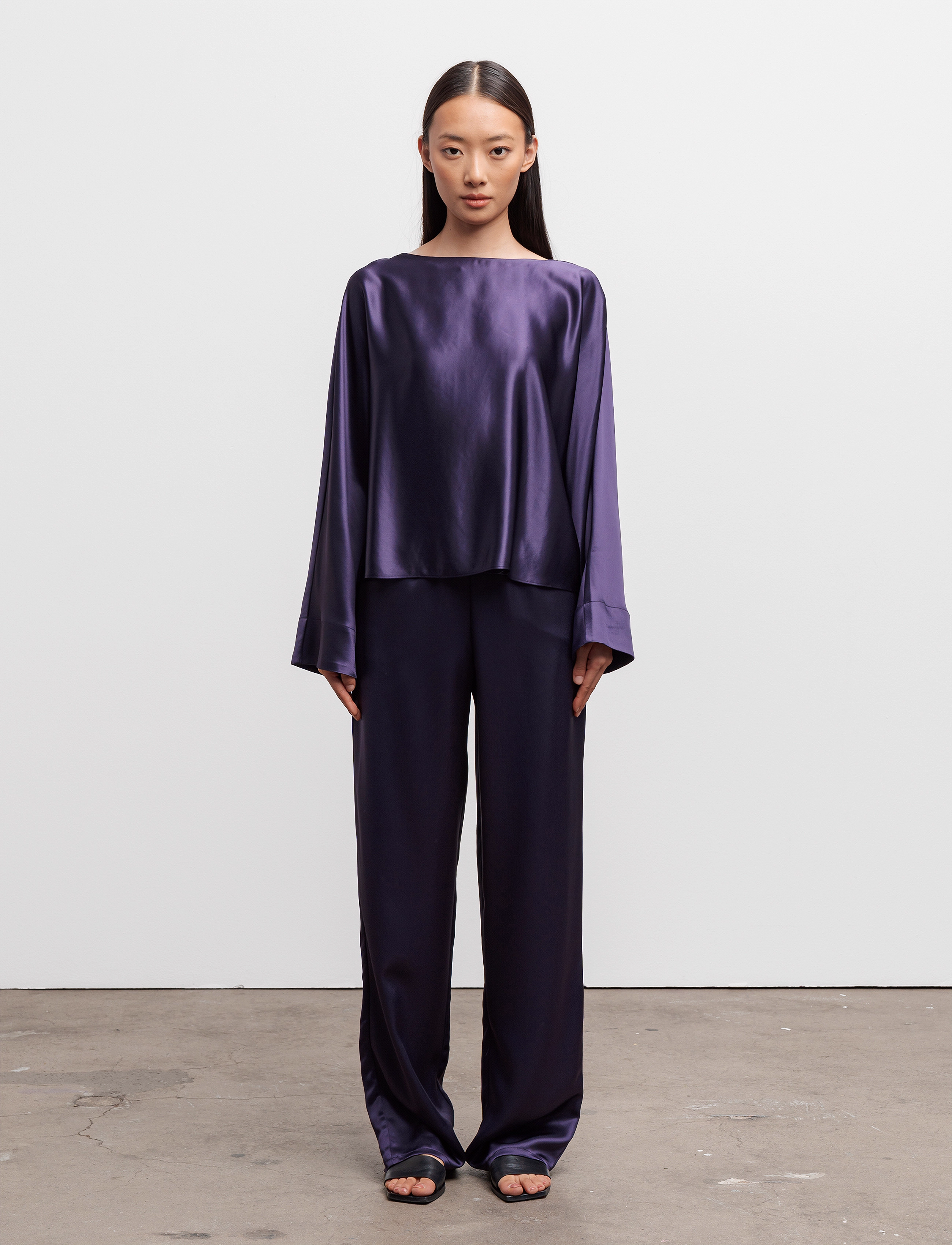 Ahlvar Gallery - Ayla satin trousers - raka byxor - plum - 3