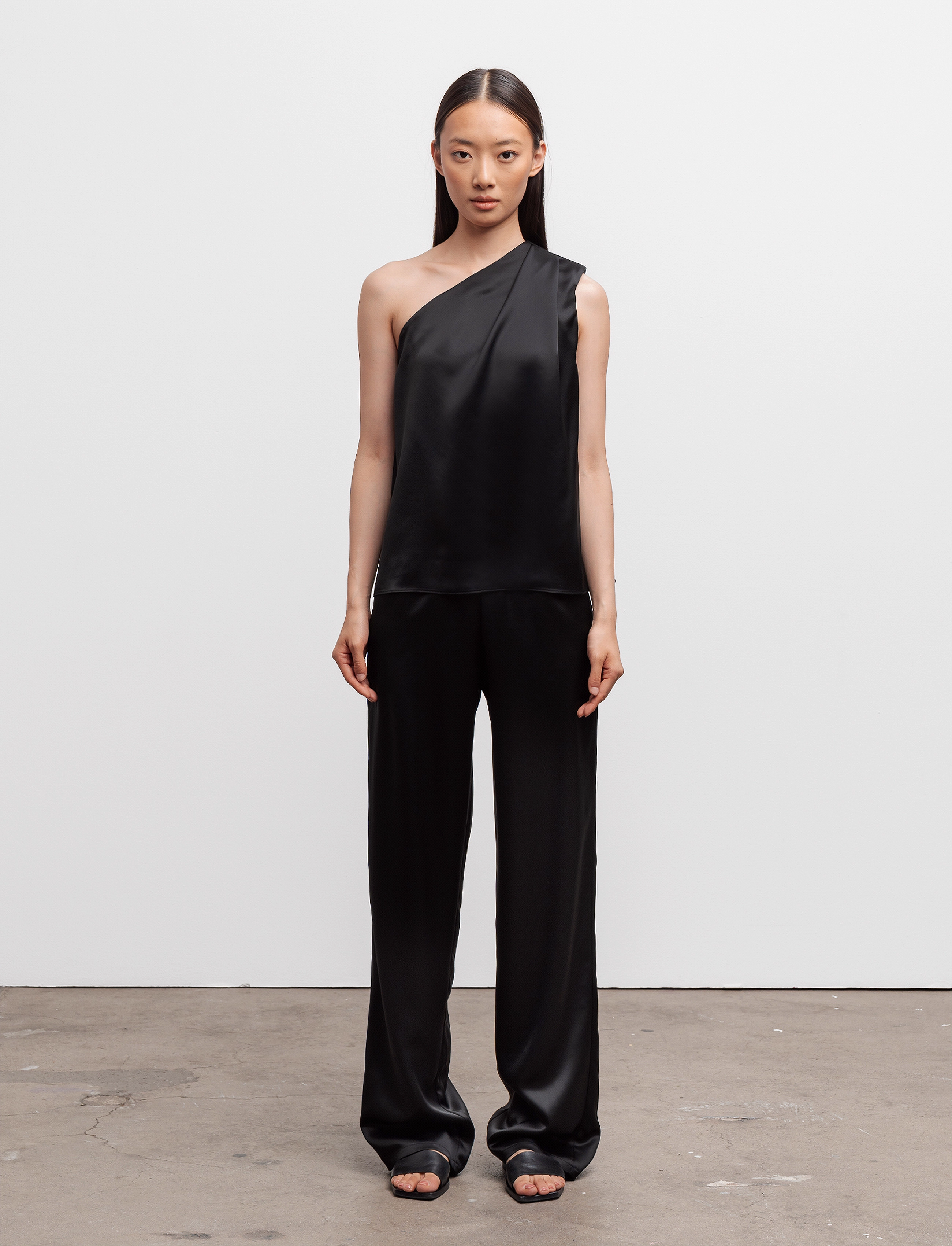 Ahlvar Gallery - Elle satin tank - black - 3