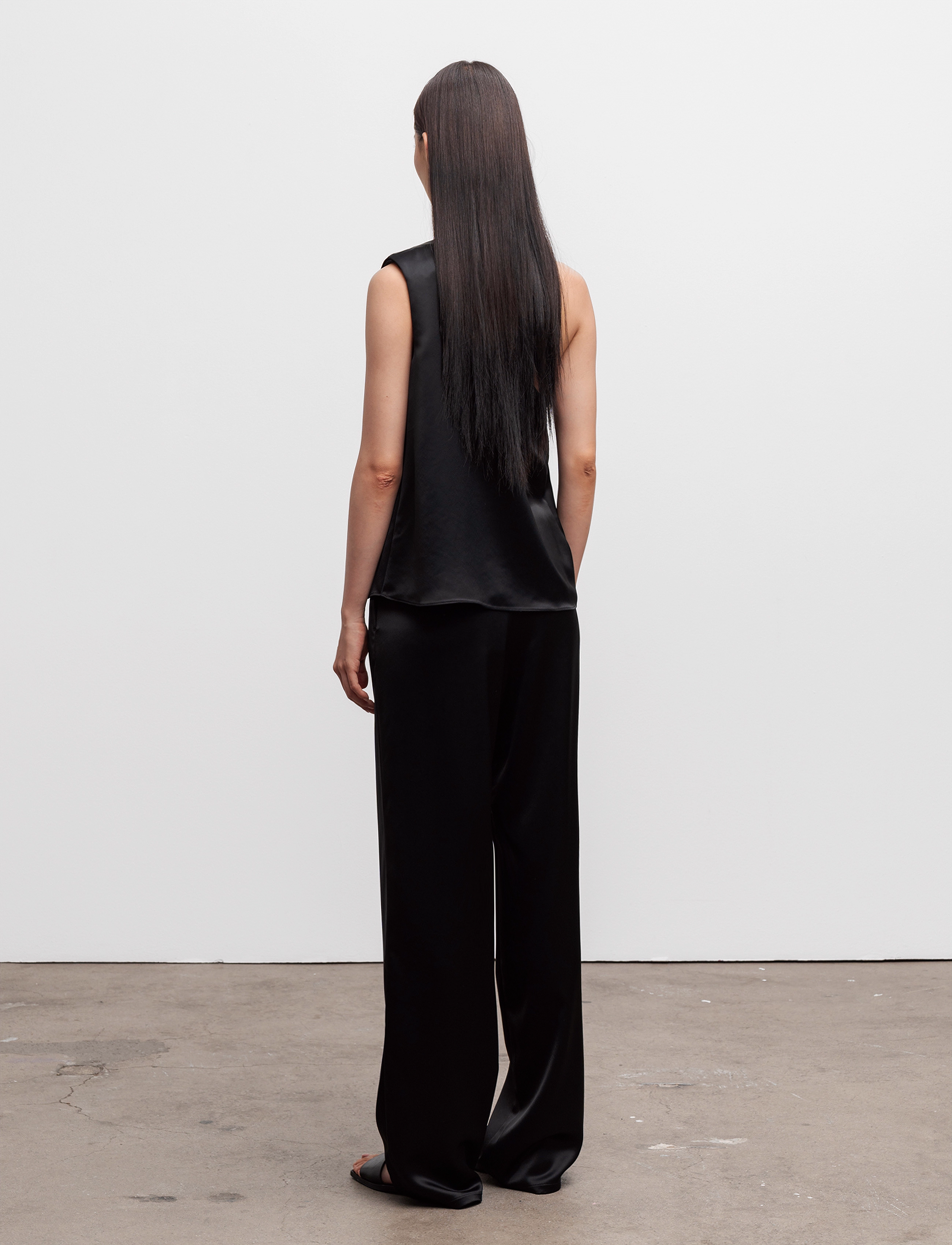 Ahlvar Gallery - Elle satin tank - black - 4