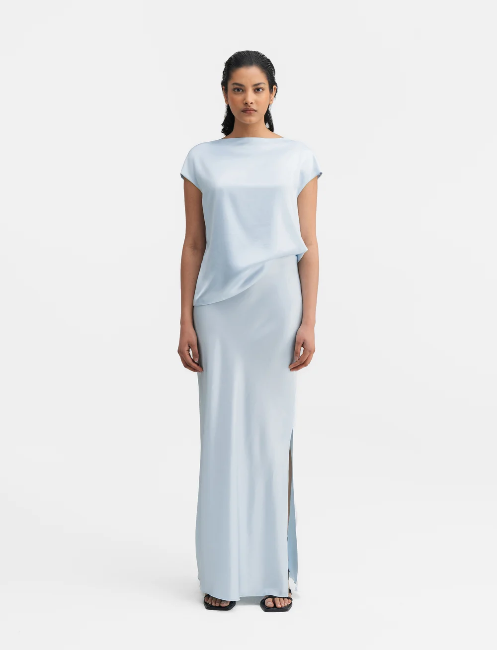 Ahlvar Gallery - Hana long logo satin skirt - satinnederdele - sky blue - 4