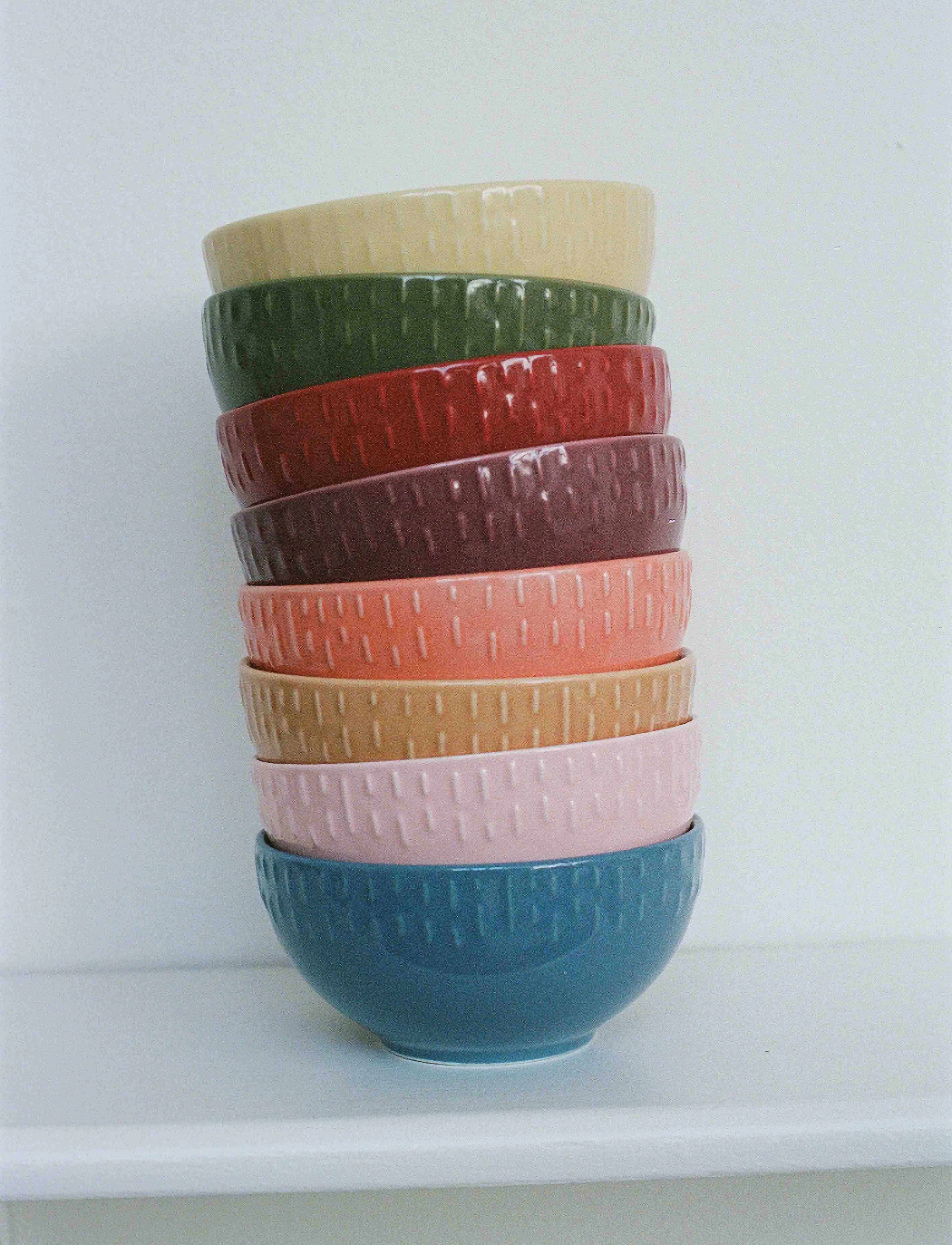 Aida Confetti Blueberry Skål M/Relief Porcelæn 14 cm., Ø 14 cm x 15.3, Blue, Skåle > Morgenmadsskåle, Unisex
