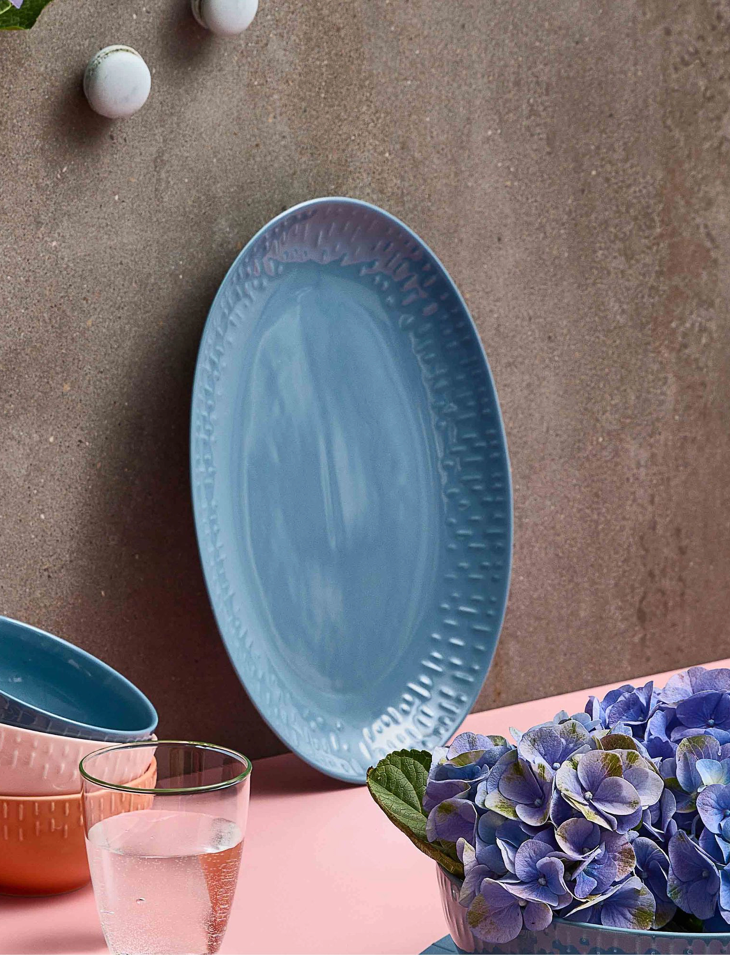 Aida Confetti Oval Dish W/Relief 1 Pcs. Giftbox, 36.8X25.8 cm x 36.8, Blue, Serveringsfade > Serveringsfade, Unisex